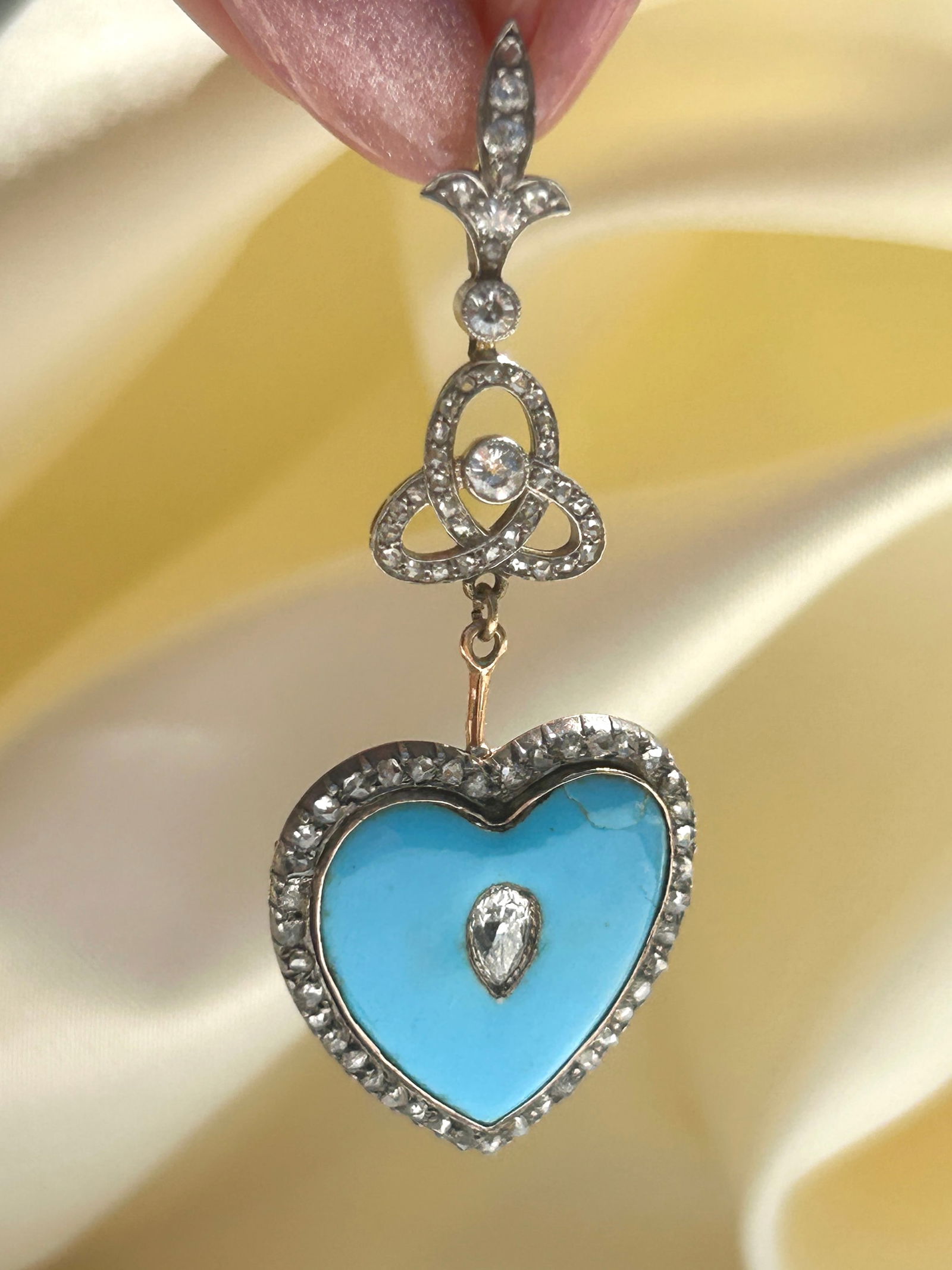 INCREDIBLE “TESSIER” BLUE ENAMEL AND DIAMOND HEART PENDANT WITH LONG DIAMOND BALE ANTIQU - 4