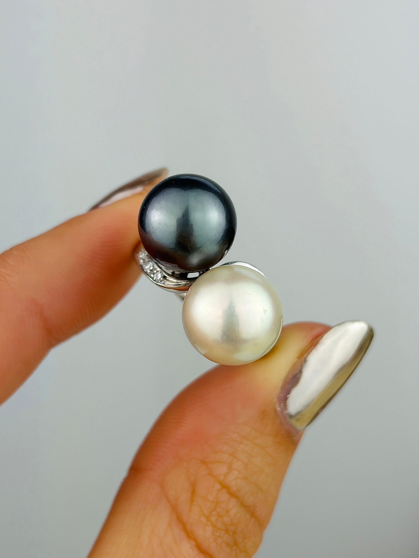 Huge 18ct White Gold Tahitian and South Sea Pearl Moi et Toi Twist Ring with Diamonds - 5