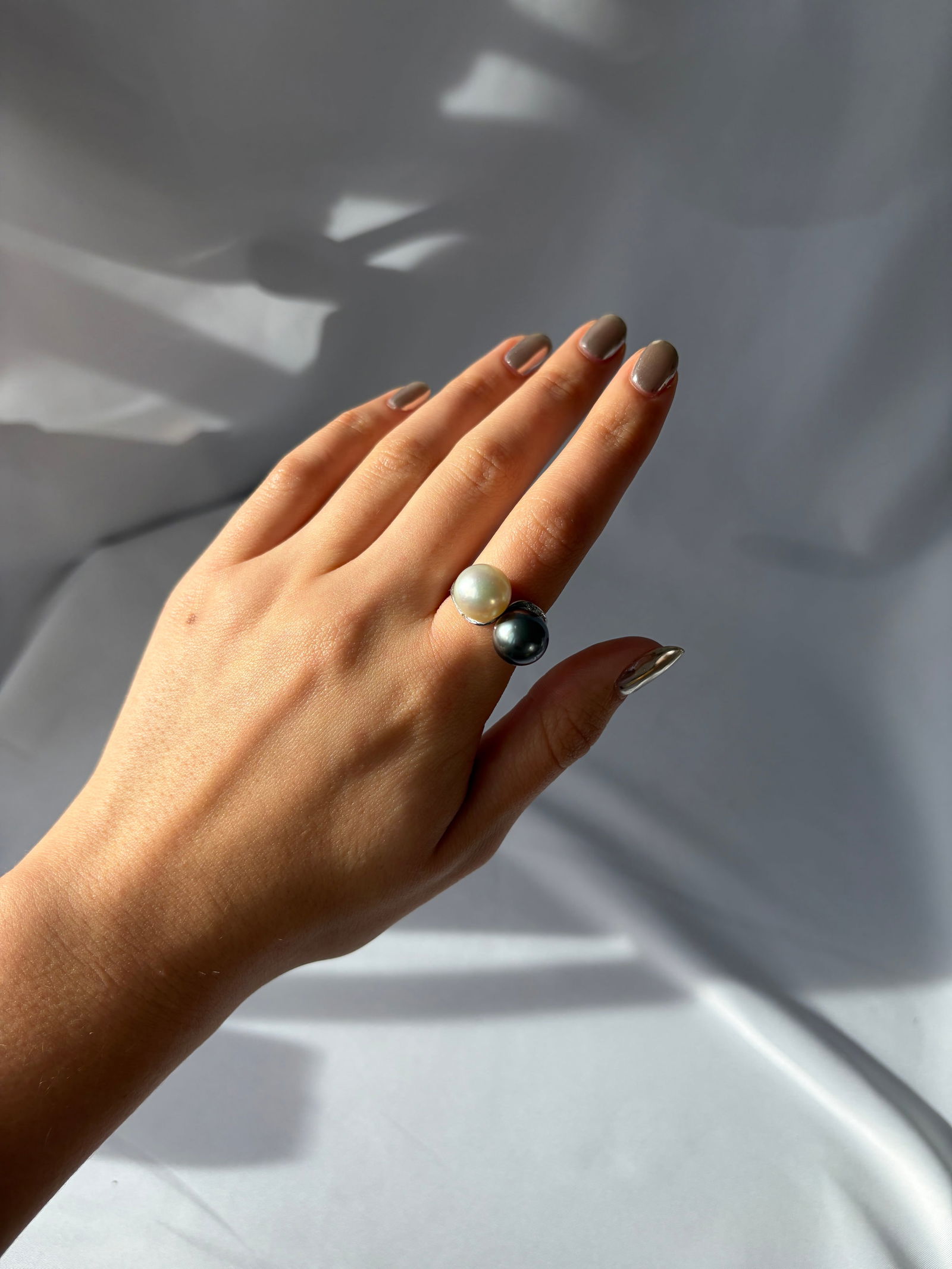 Huge 18ct White Gold Tahitian and South Sea Pearl Moi et Toi Twist Ring with Diamonds - 8