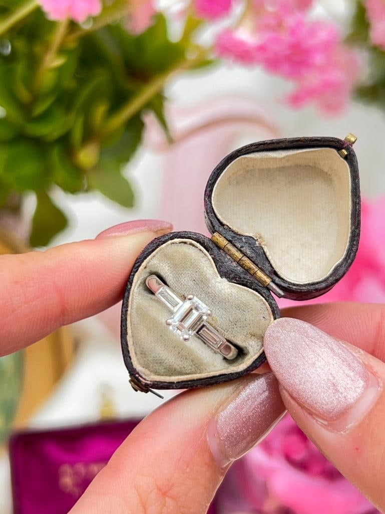 *Vintage Diamond and Platinum Solitaire Ring - 2