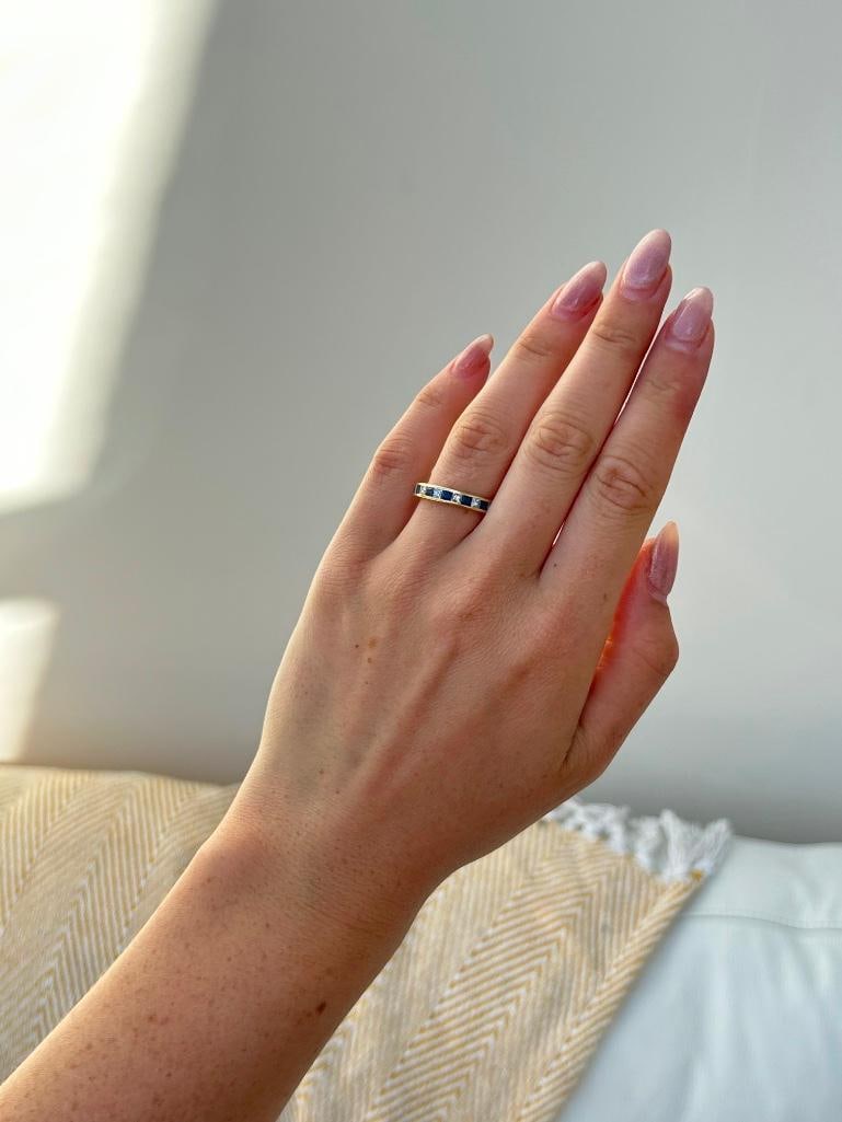 * Vintage 9 Carat Yellow Gold Sapphire and Diamond Band - 11