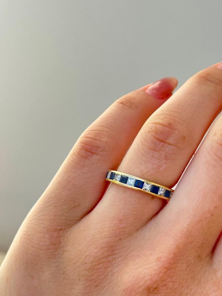 * Vintage 9 Carat Yellow Gold Sapphire and Diamond Band - 2