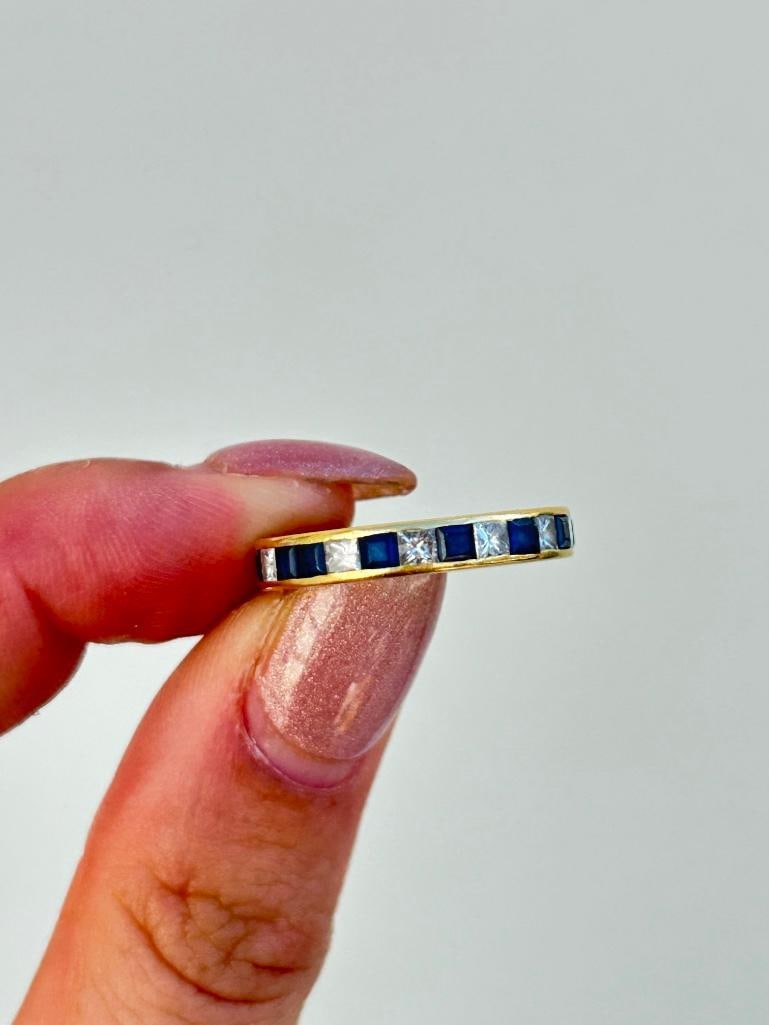 * Vintage 9 Carat Yellow Gold Sapphire and Diamond Band - 3