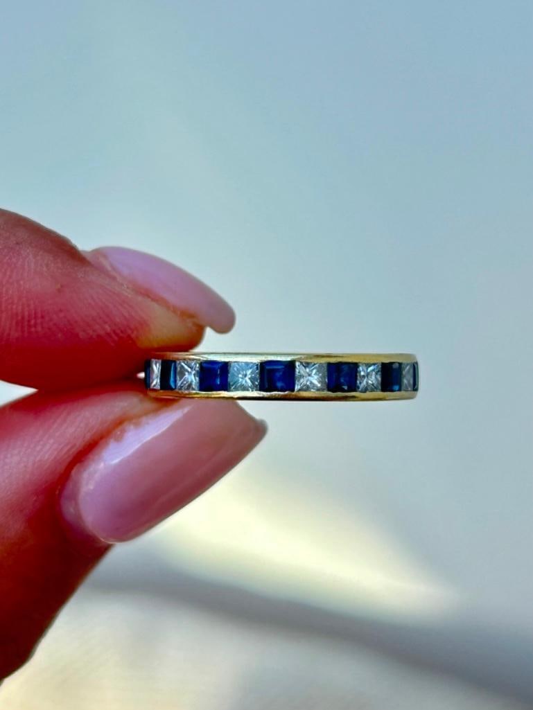 * Vintage 9 Carat Yellow Gold Sapphire and Diamond Band - 6