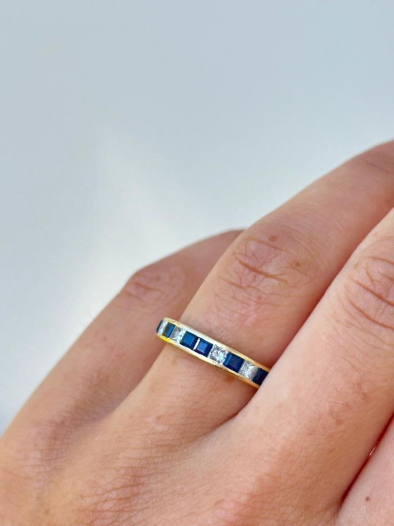 * Vintage 9 Carat Yellow Gold Sapphire and Diamond Band - 9