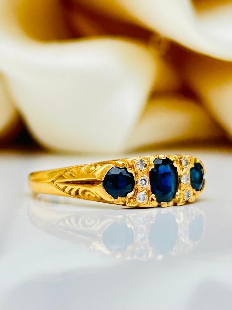 Chunky 18ct Yellow Gold Sapphire and Diamond 3 Stone Ring - 7