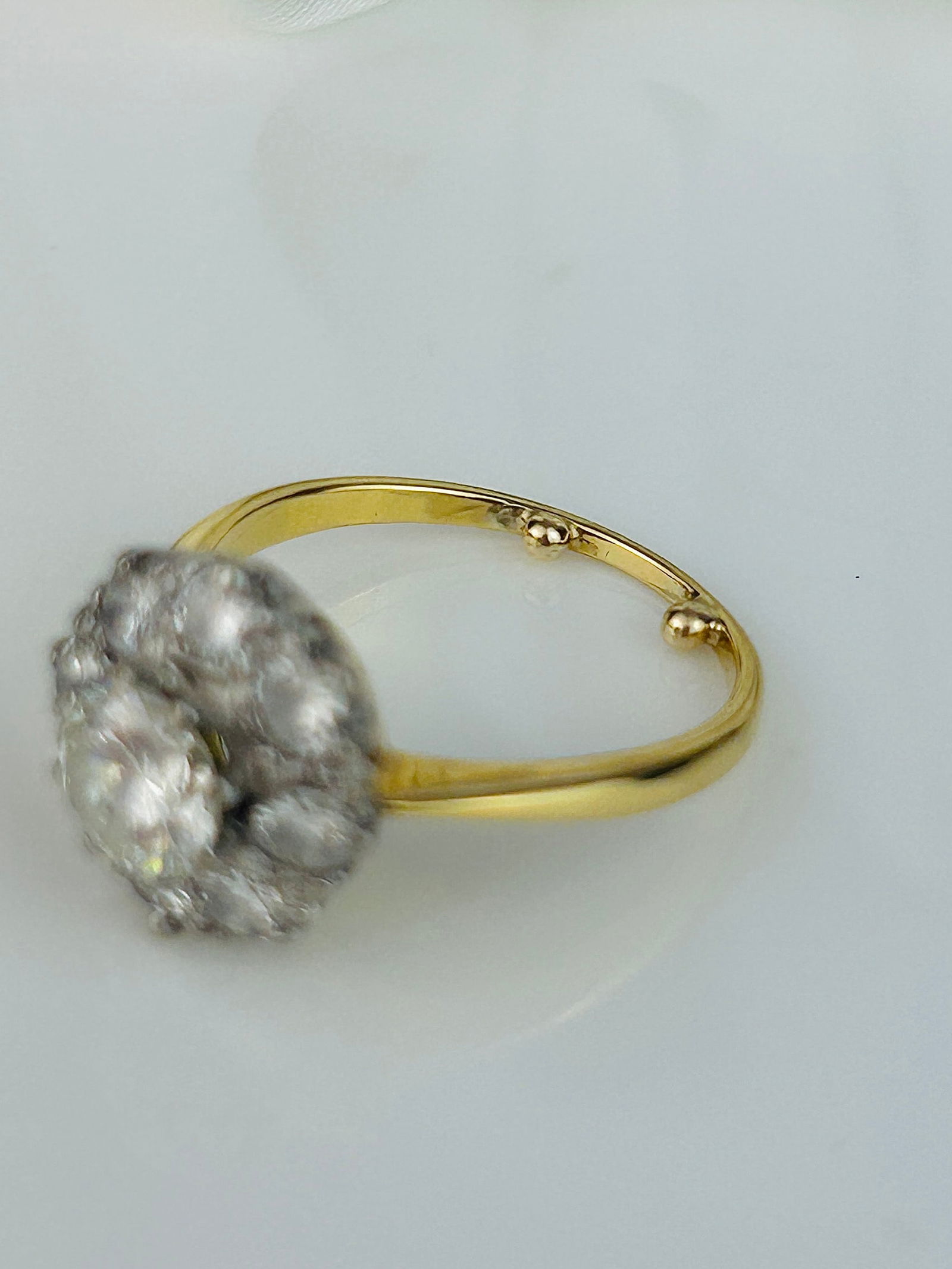 Incredible 18ct Gold and Platinum 2ct Total Diamond Cluster Ring - 5