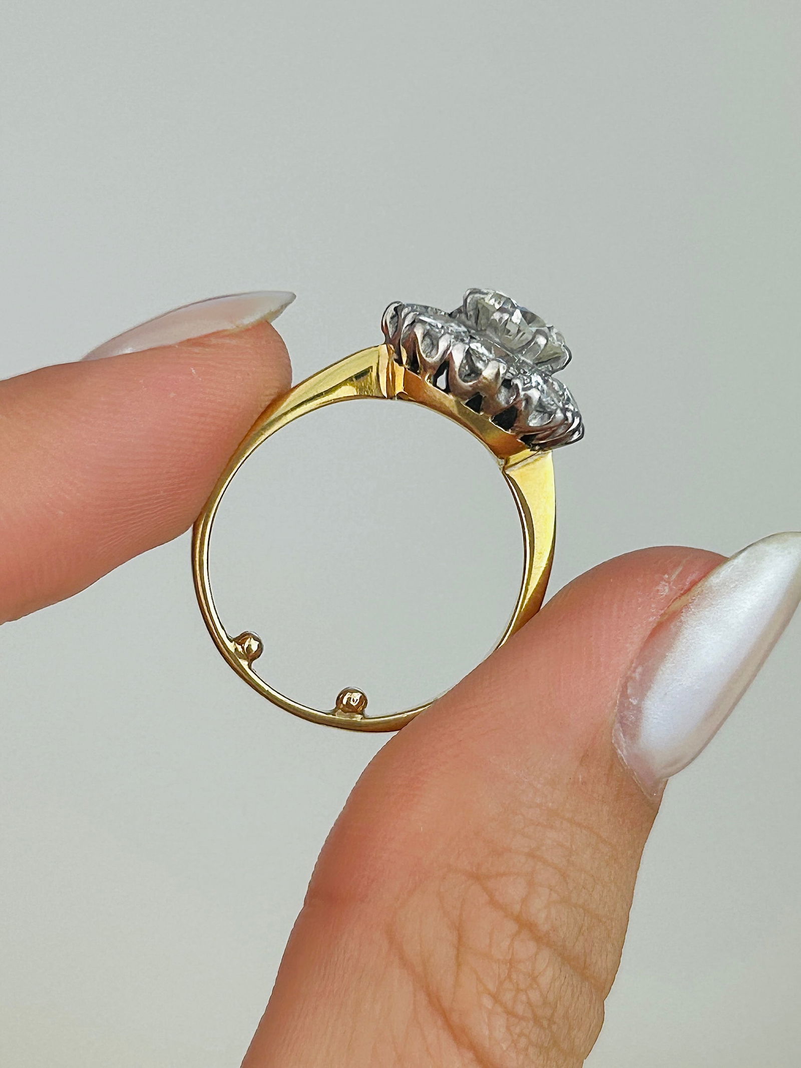 Incredible 18ct Gold and Platinum 2ct Total Diamond Cluster Ring - 7