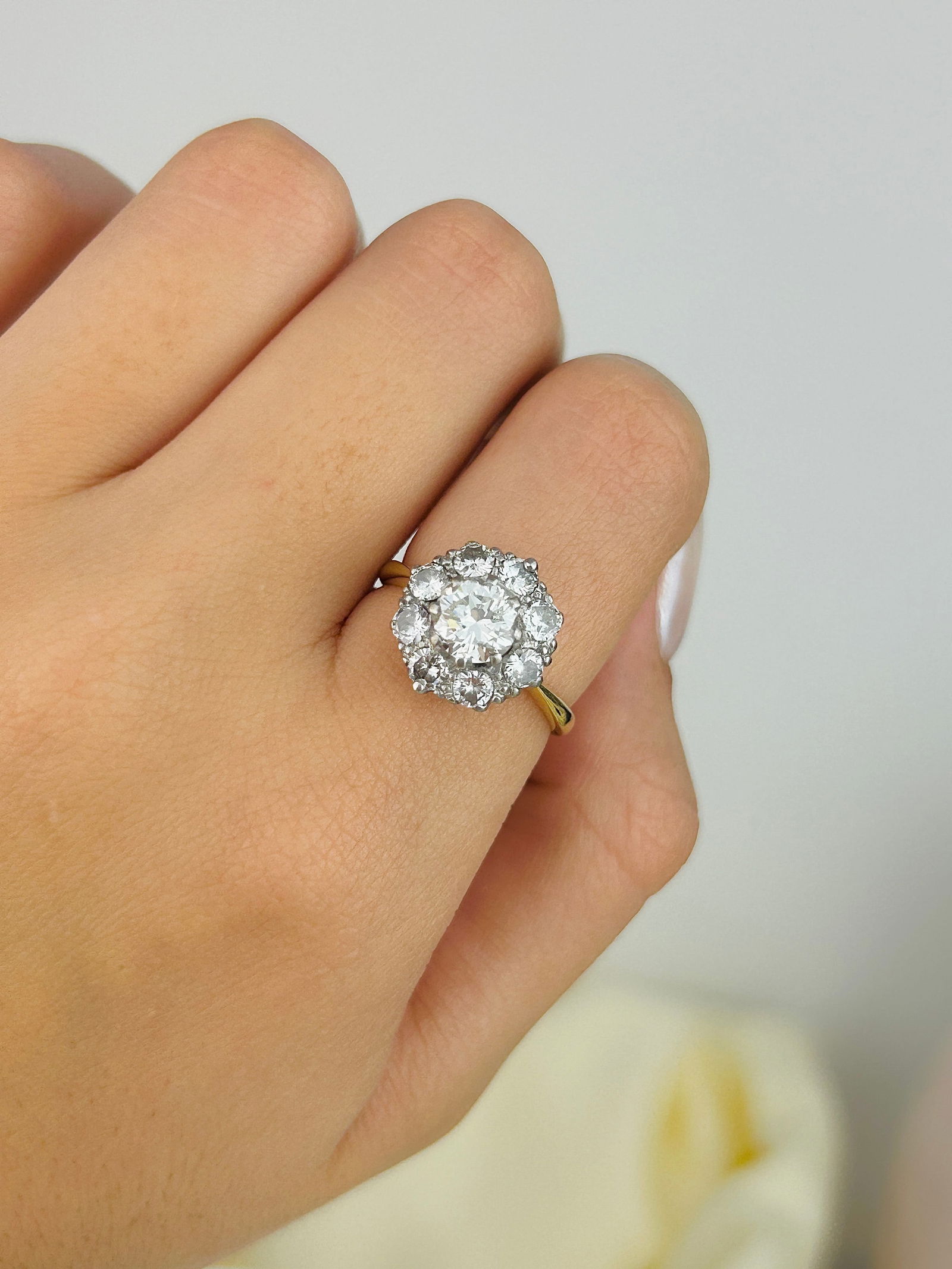 Incredible 18ct Gold and Platinum 2ct Total Diamond Cluster Ring - 8