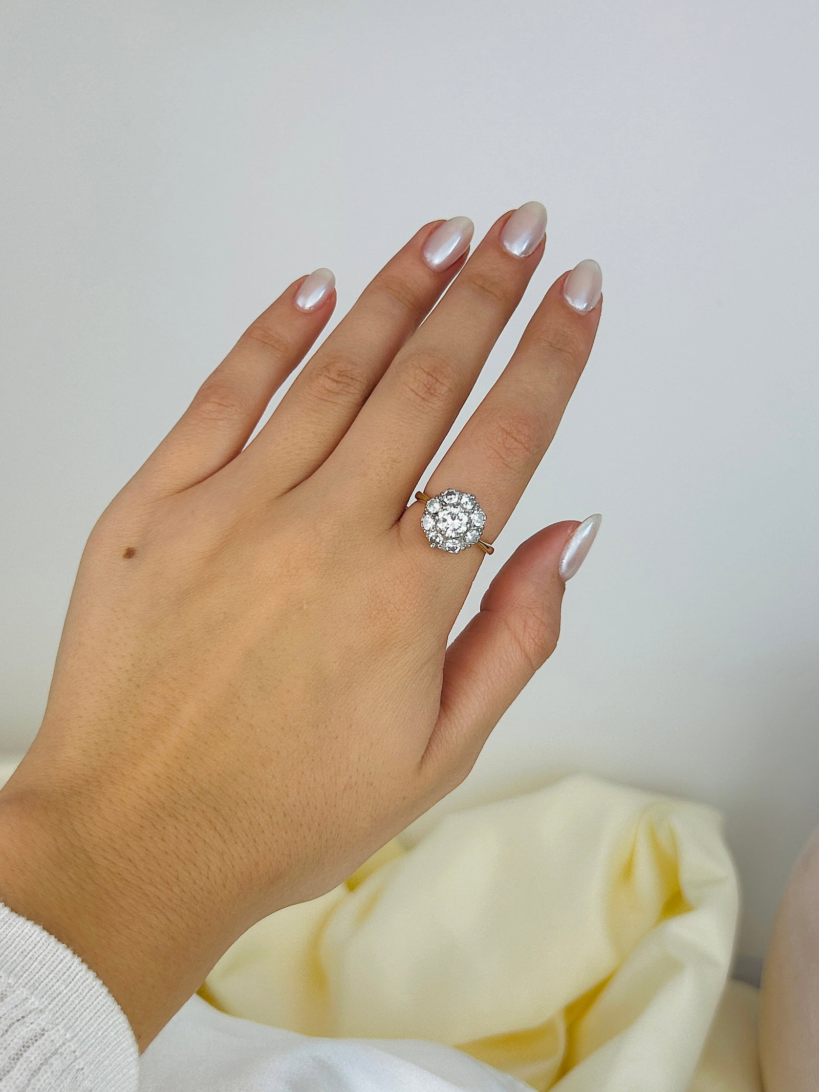 Incredible 18ct Gold and Platinum 2ct Total Diamond Cluster Ring - 9