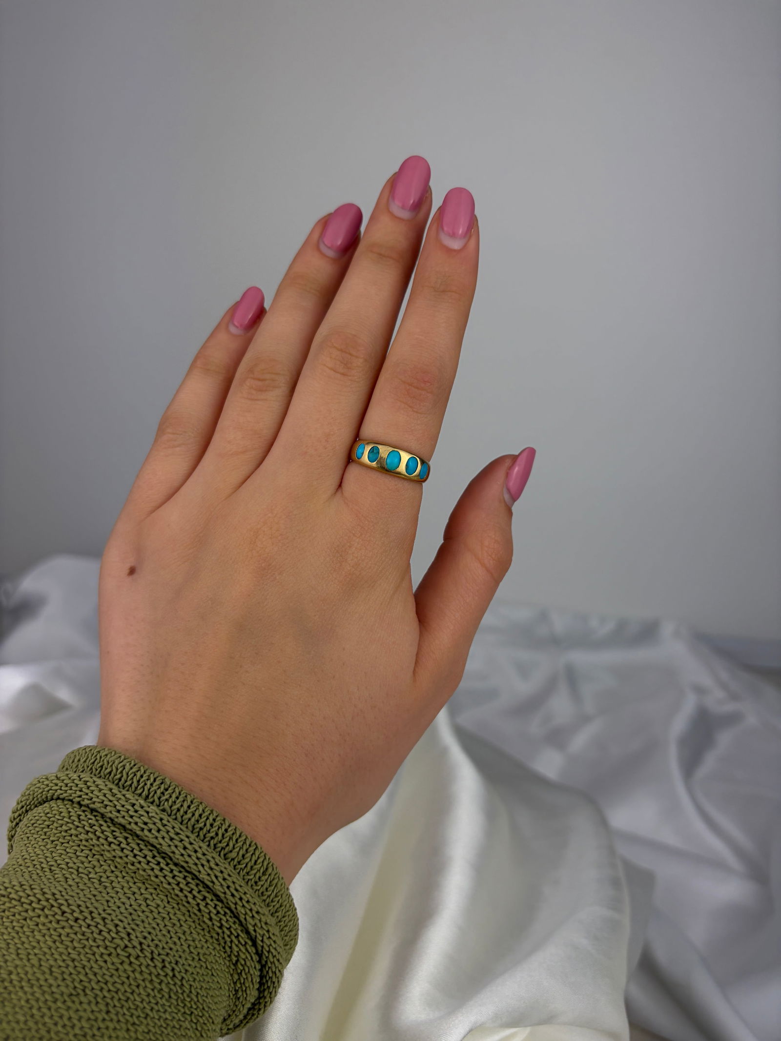 ANTIQUE 18CT YELLOW GOLD TURQUOISE 5 STONE RING - 7