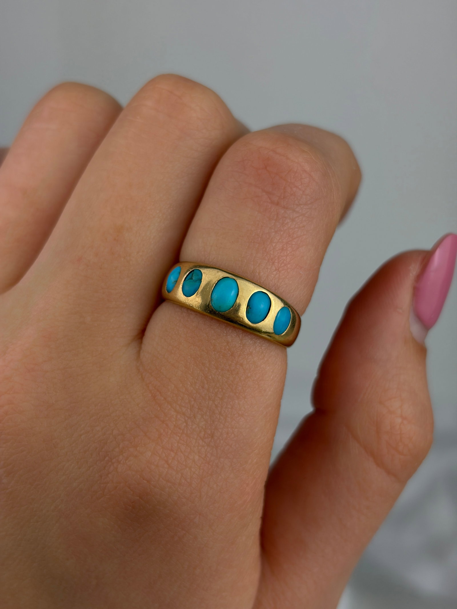 ANTIQUE 18CT YELLOW GOLD TURQUOISE 5 STONE RING - 8