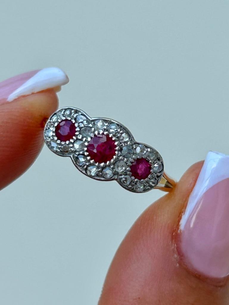 18ct Gold Triple Diamond Cluster Ring (1 of 7)