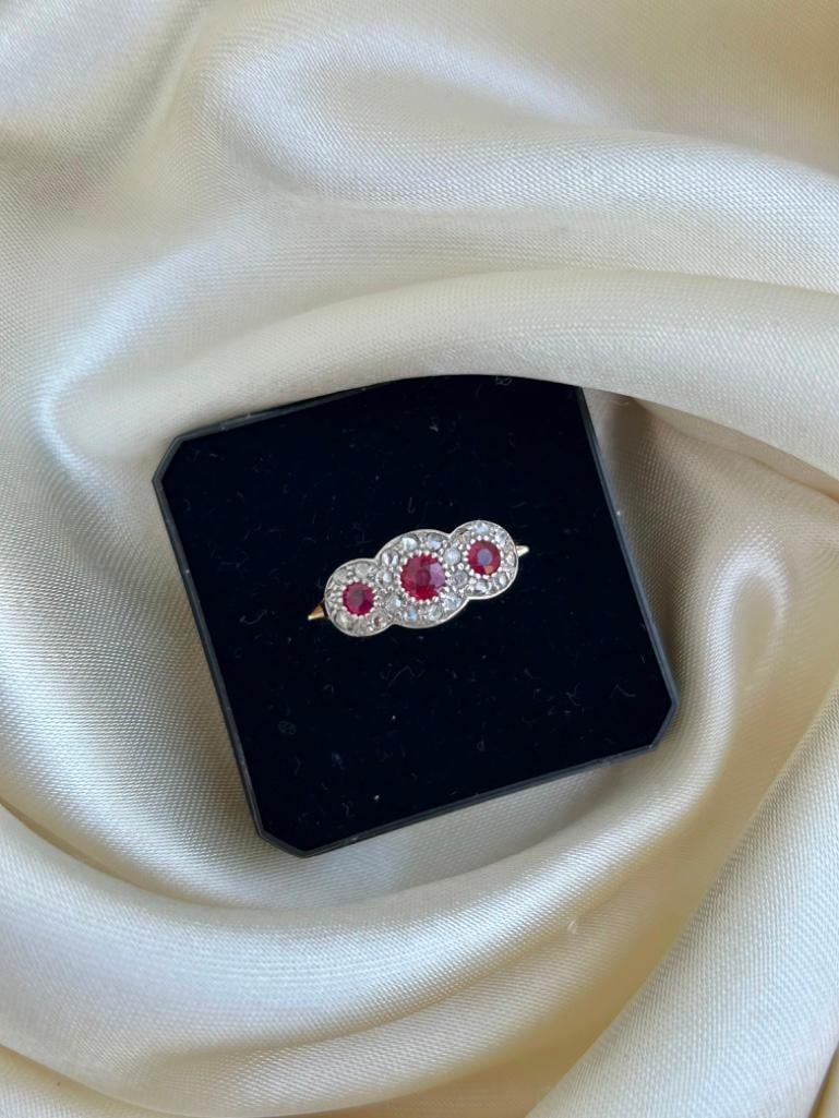 18ct Gold Triple Diamond Cluster Ring - 4