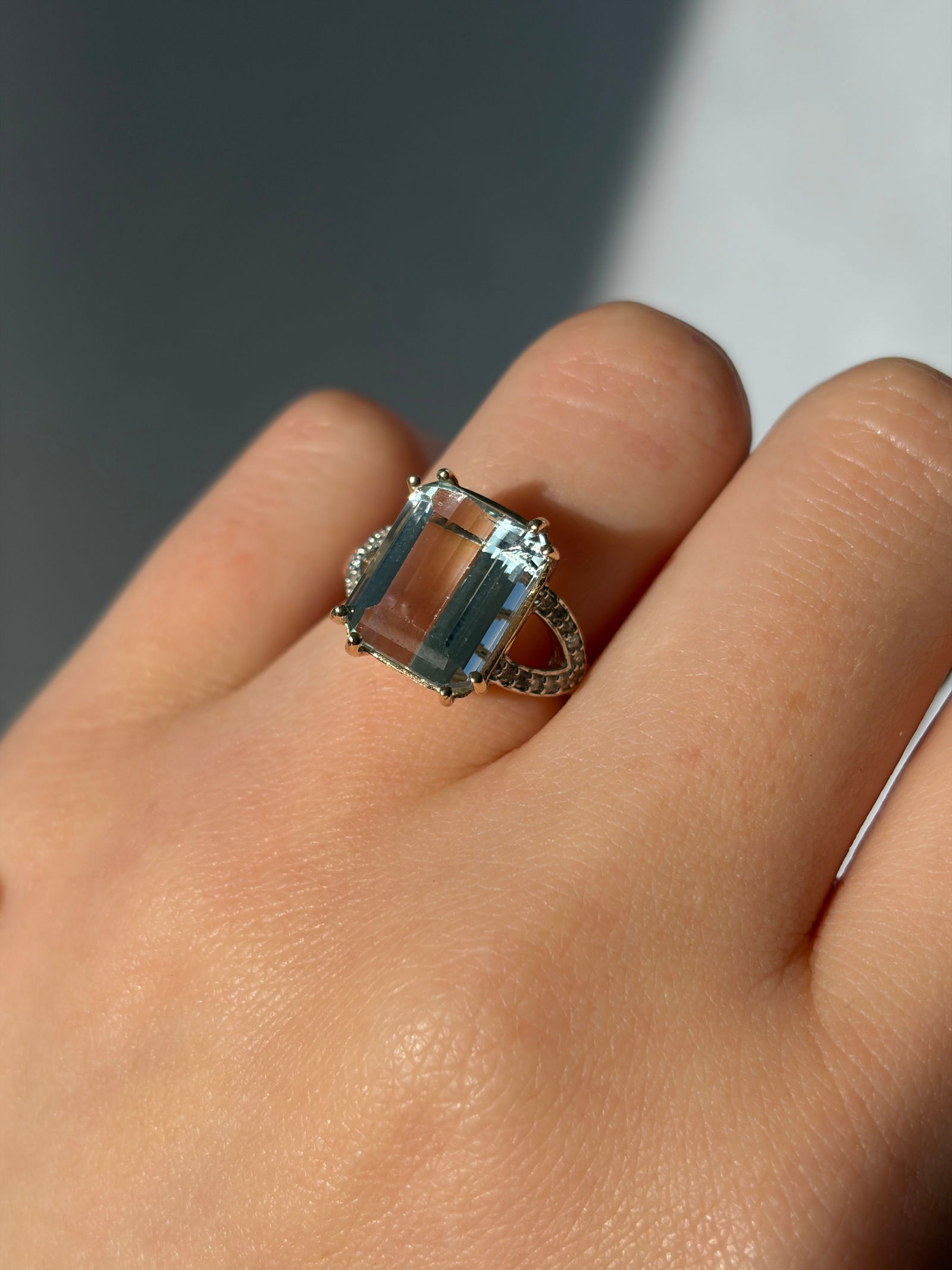WONDERFUL 5.14CT AQUAMARINE AND DIAMOND COCKTAIL RING IN 9CT GOLD - 2