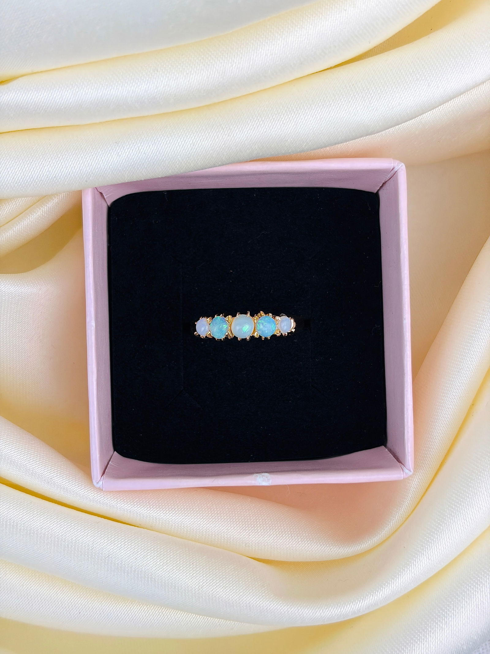 vintage 9ct yellow gold opal 5 stone ring - 7