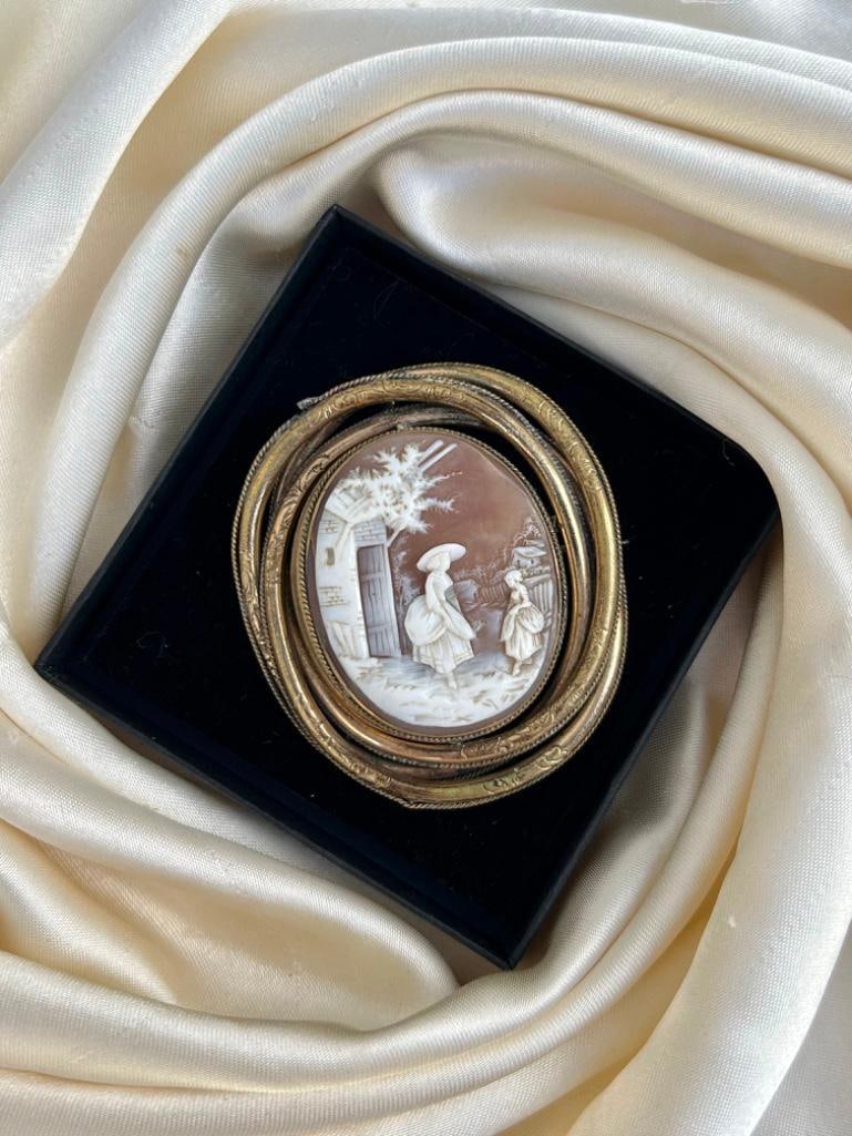 Large Antique Spinning Cameo Brooch - 3