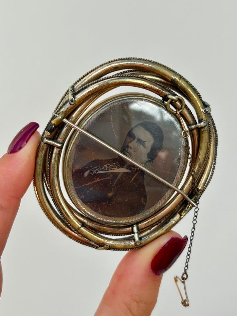 Large Antique Spinning Cameo Brooch - 4