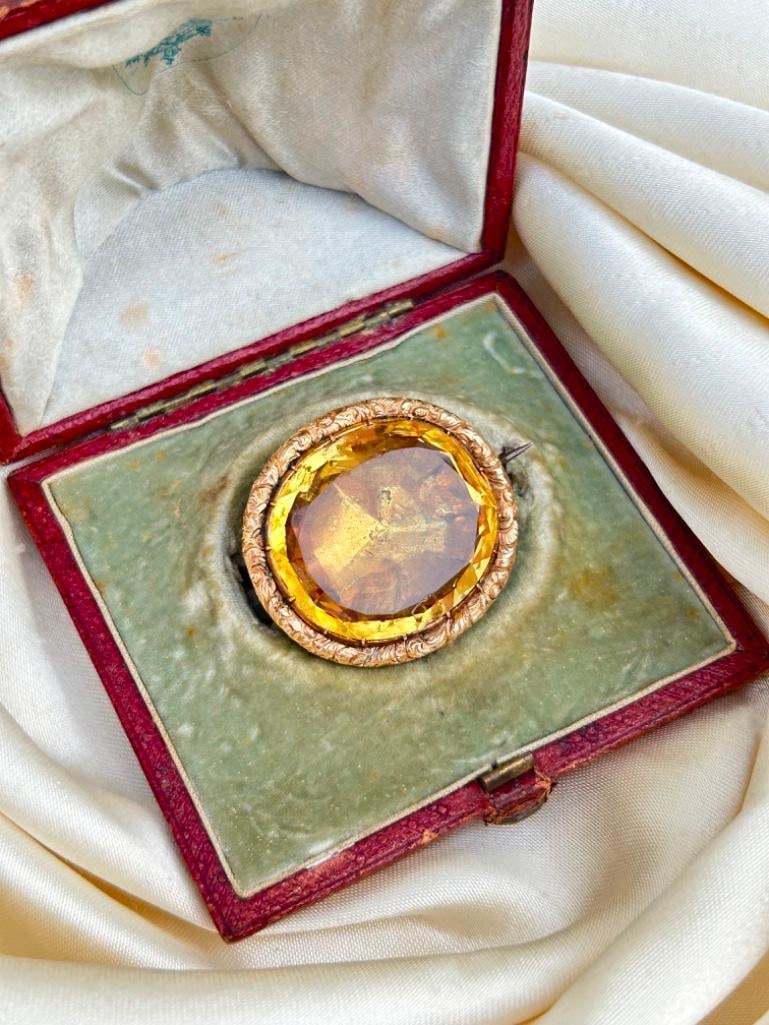 Huge Georgian 9ct Gold Brooch in Fitted Antique Box - 2