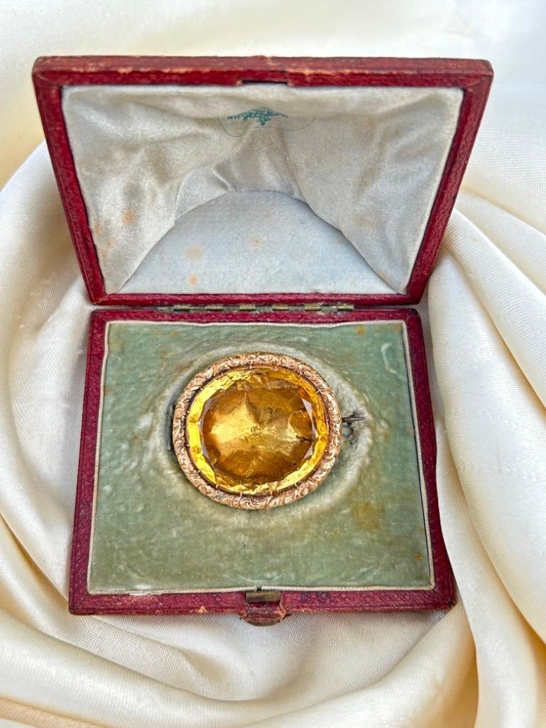 Huge Georgian 9ct Gold Brooch in Fitted Antique Box - 6
