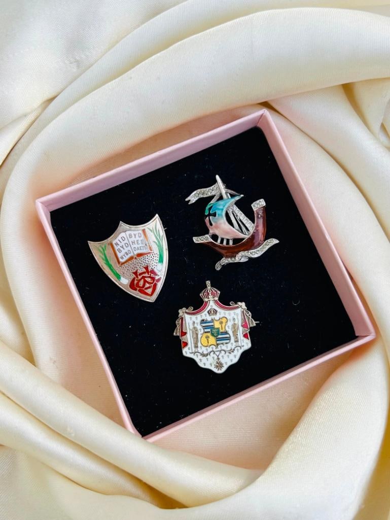 Mixed Lot of 3 Enamel Brooches Inc Silver - 2