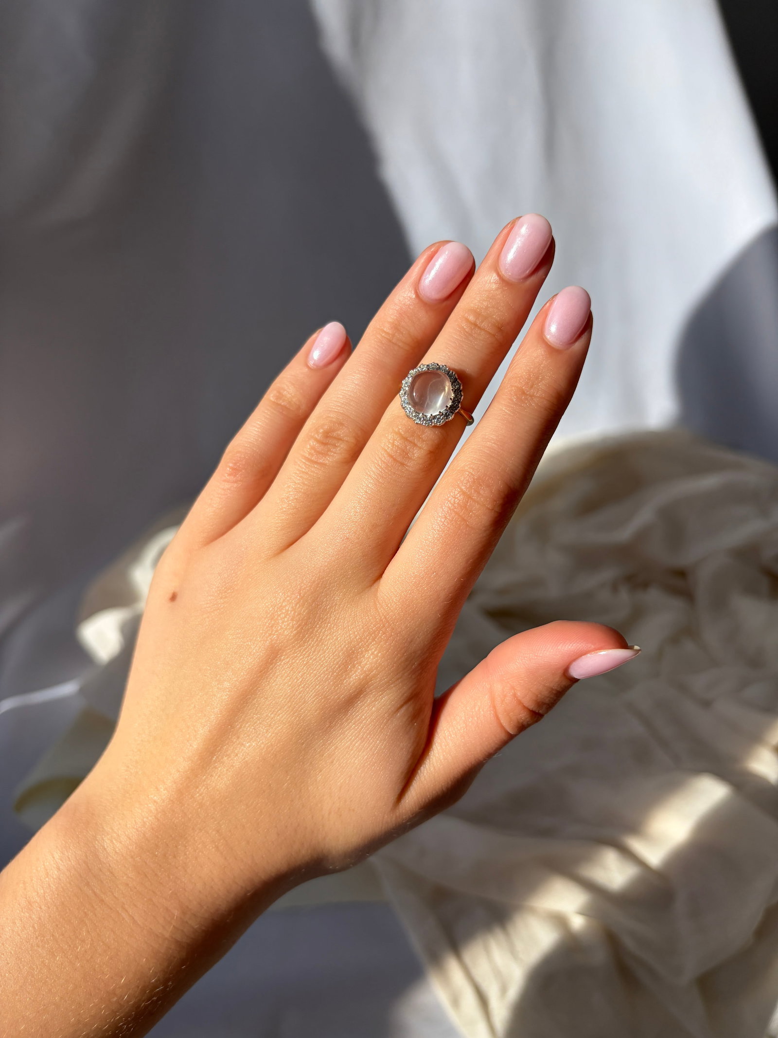 Art Deco Diamond and Moonstone 18 Carat Gold and Platinum Ring - 8