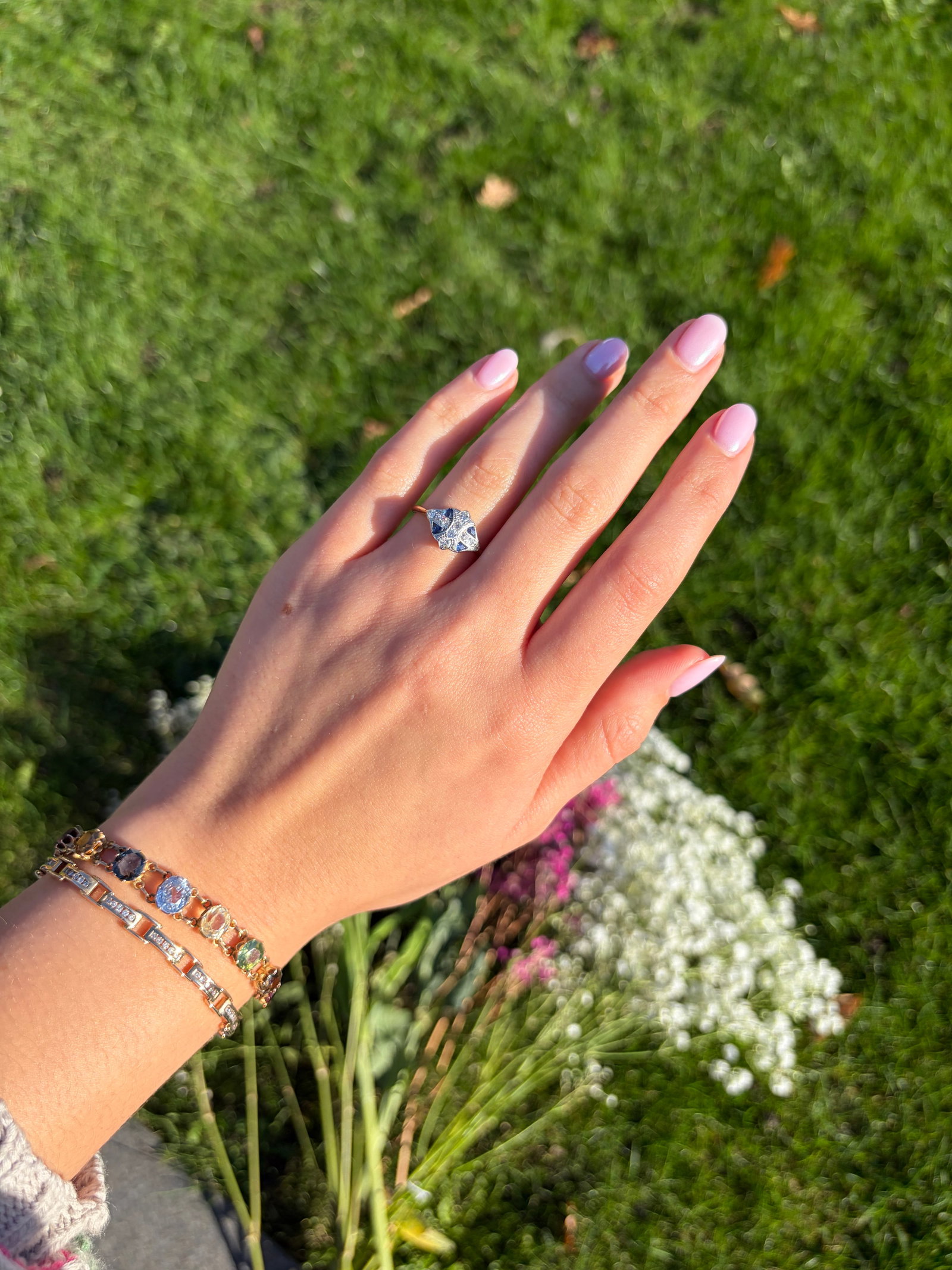 Sweet Art Deco Sapphire and Diamond 18 Carat Gold and Platinum Ring - 11