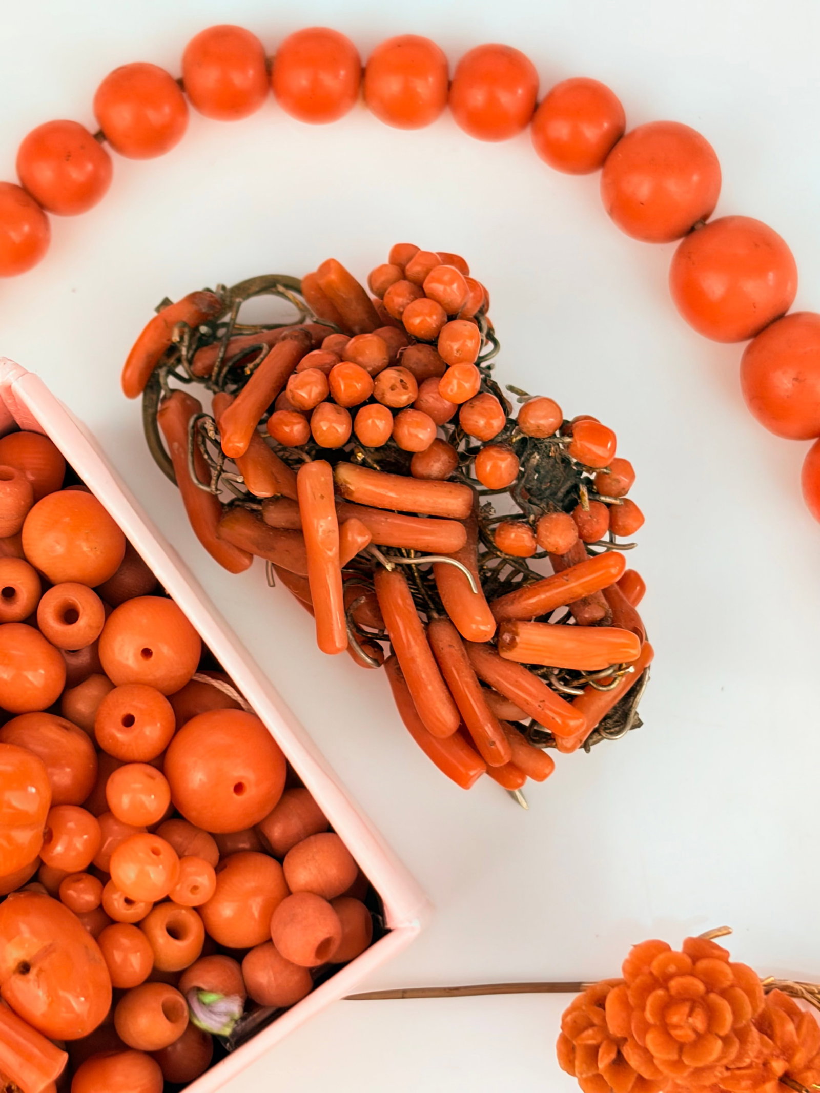 MIXED LOT - ANTIQUE BEADED NECKLACE, BEADS ETC - 3