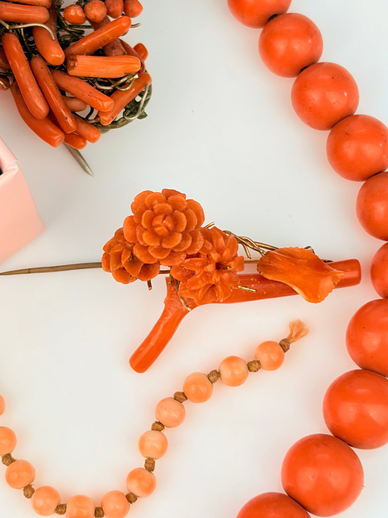 MIXED LOT - ANTIQUE BEADED NECKLACE, BEADS ETC - 4