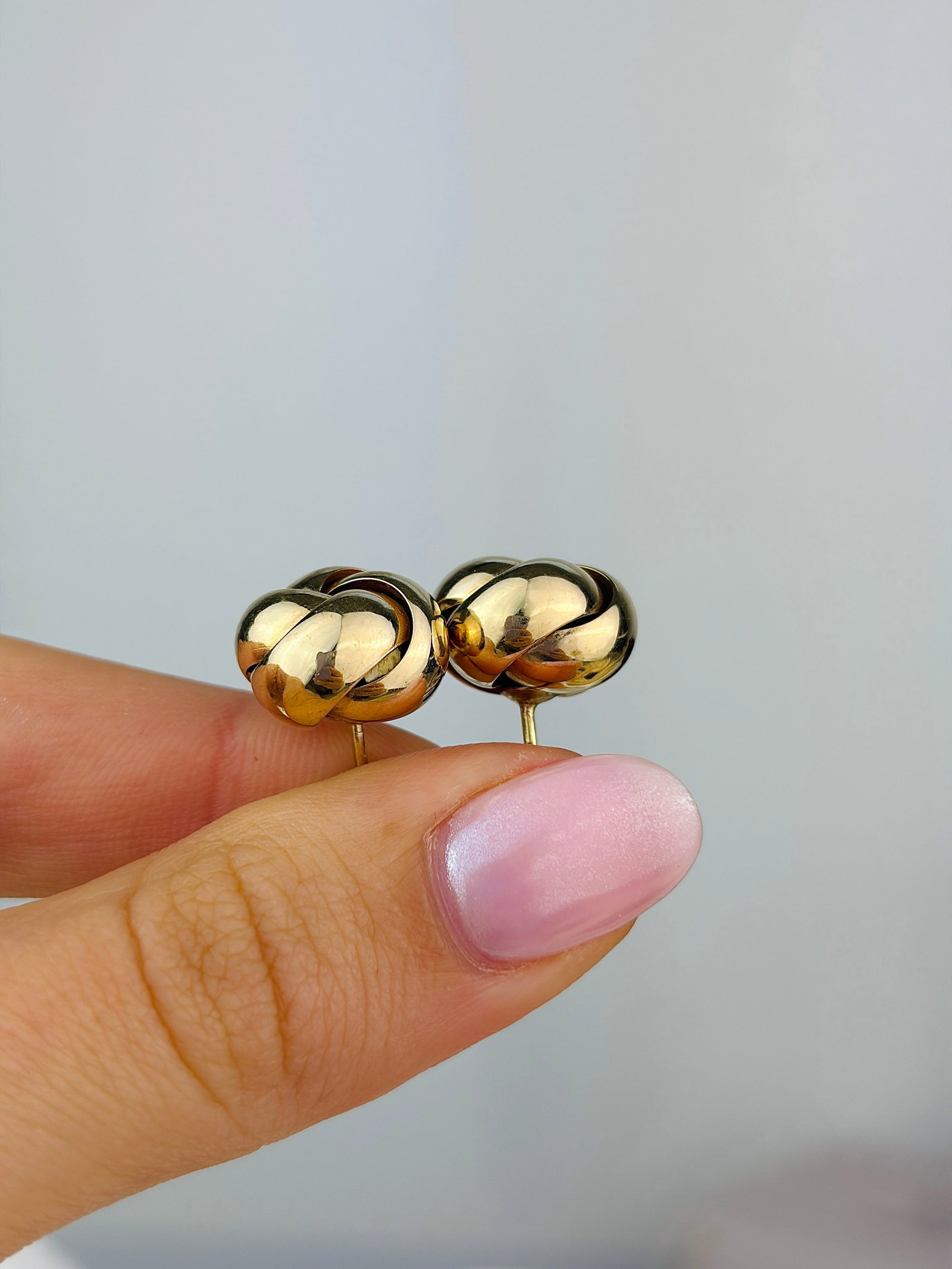 Large Vintage 9 Carat Yellow Gold Knot Studs - 2