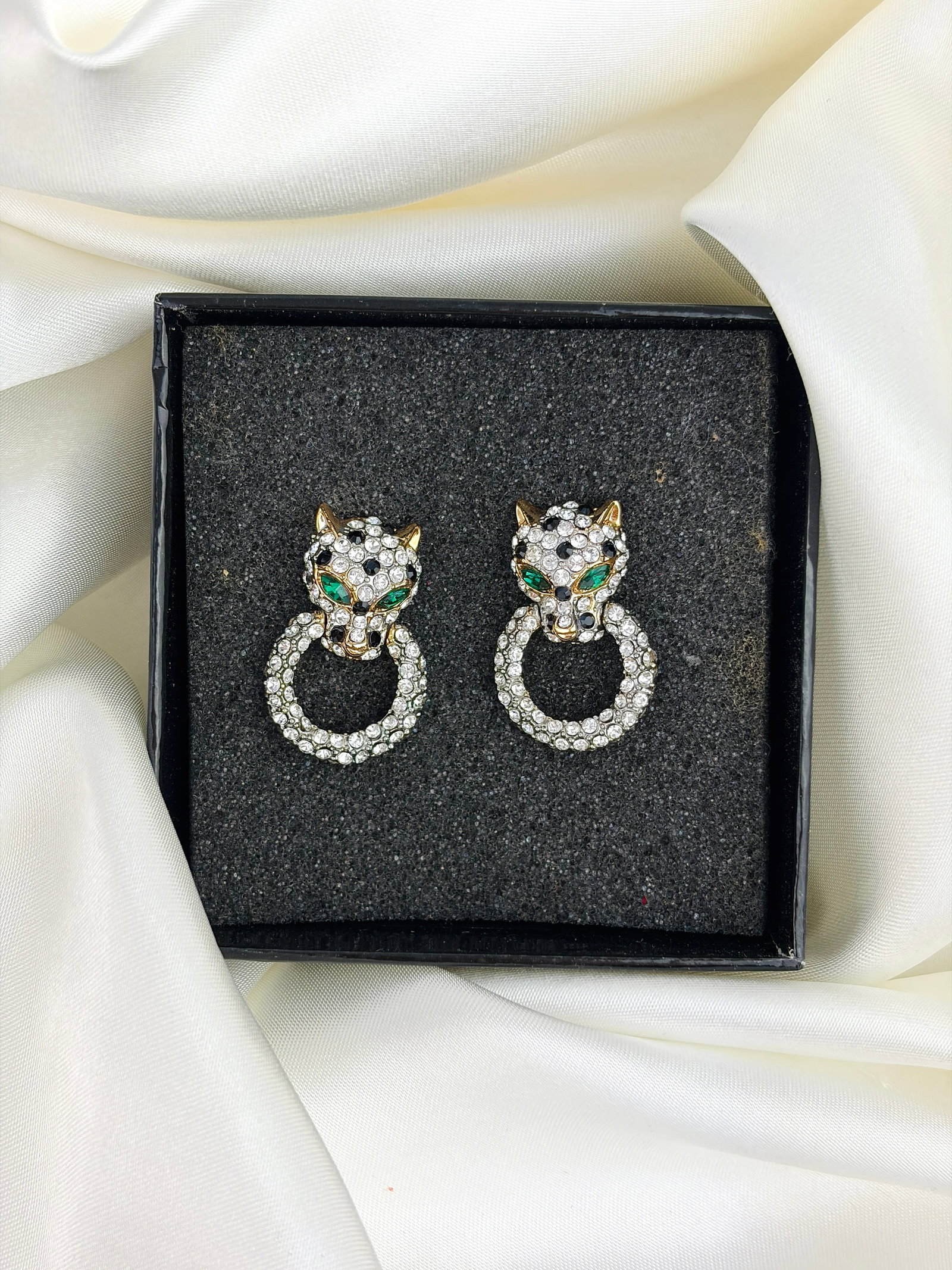 BUTLER & WILSON CRYSTAL LEOPARD HEAD ON RING EARRINGS - 3