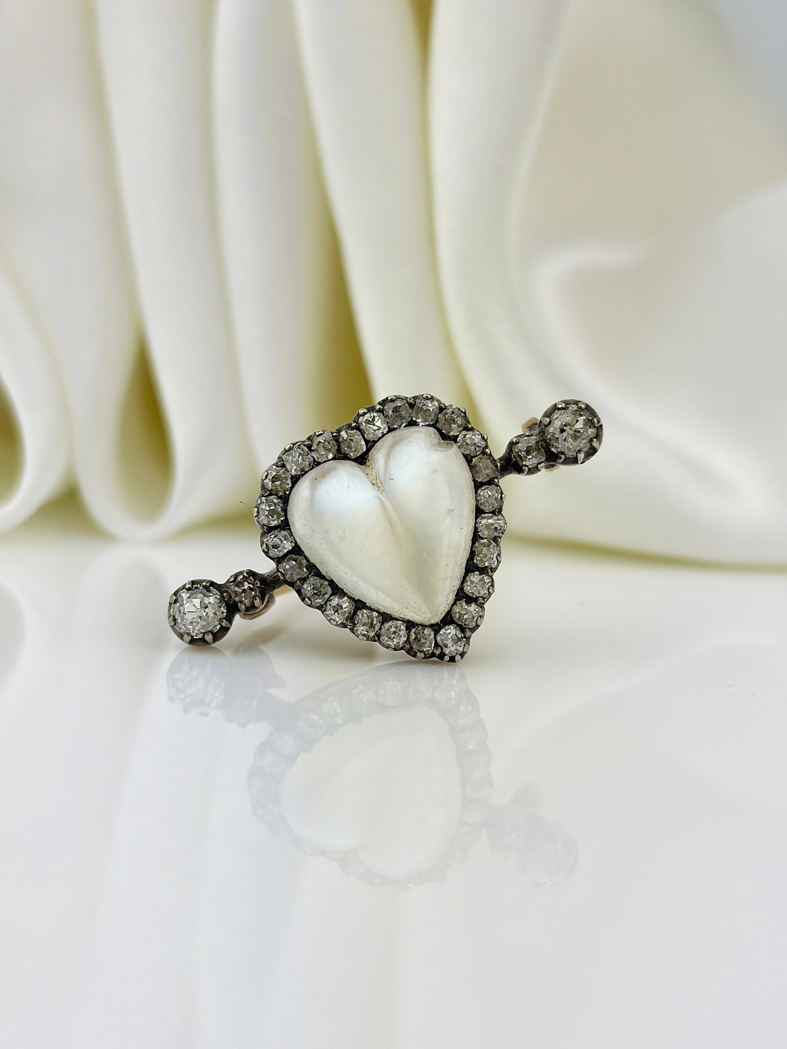 Antique Gold Moonstone and Diamond Heart Brooch in Fitted C&A Giuilano London box - 7