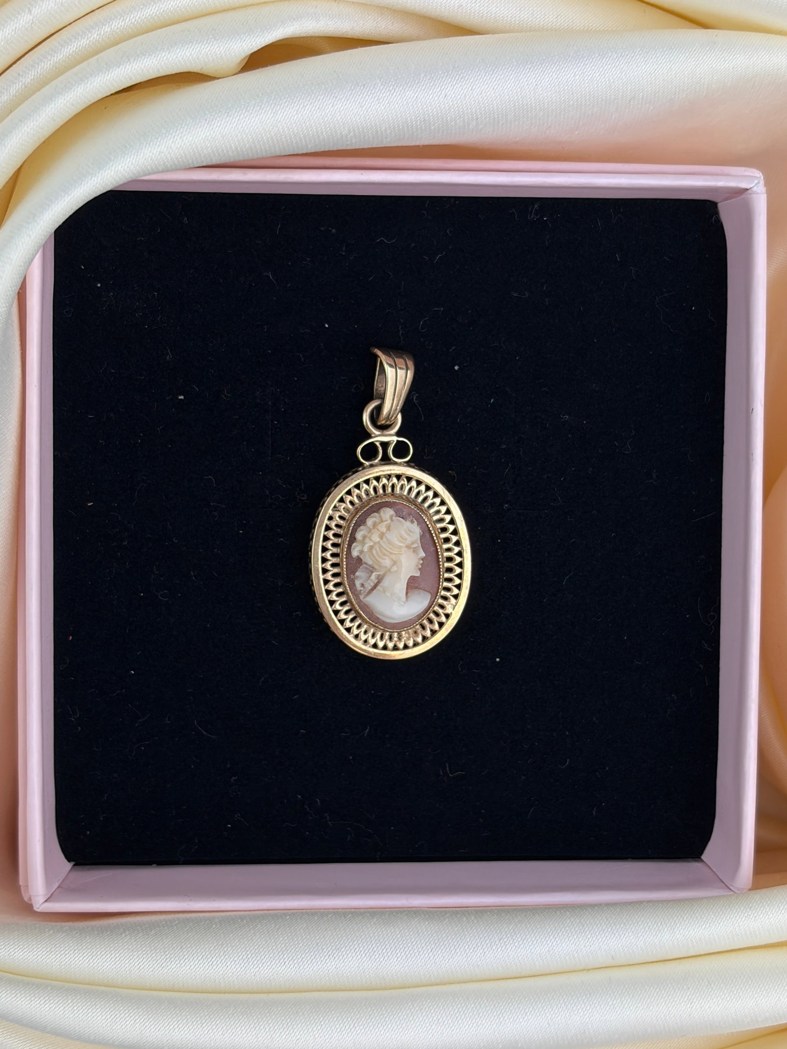 vintage 9ct gold cameo pendant - 5