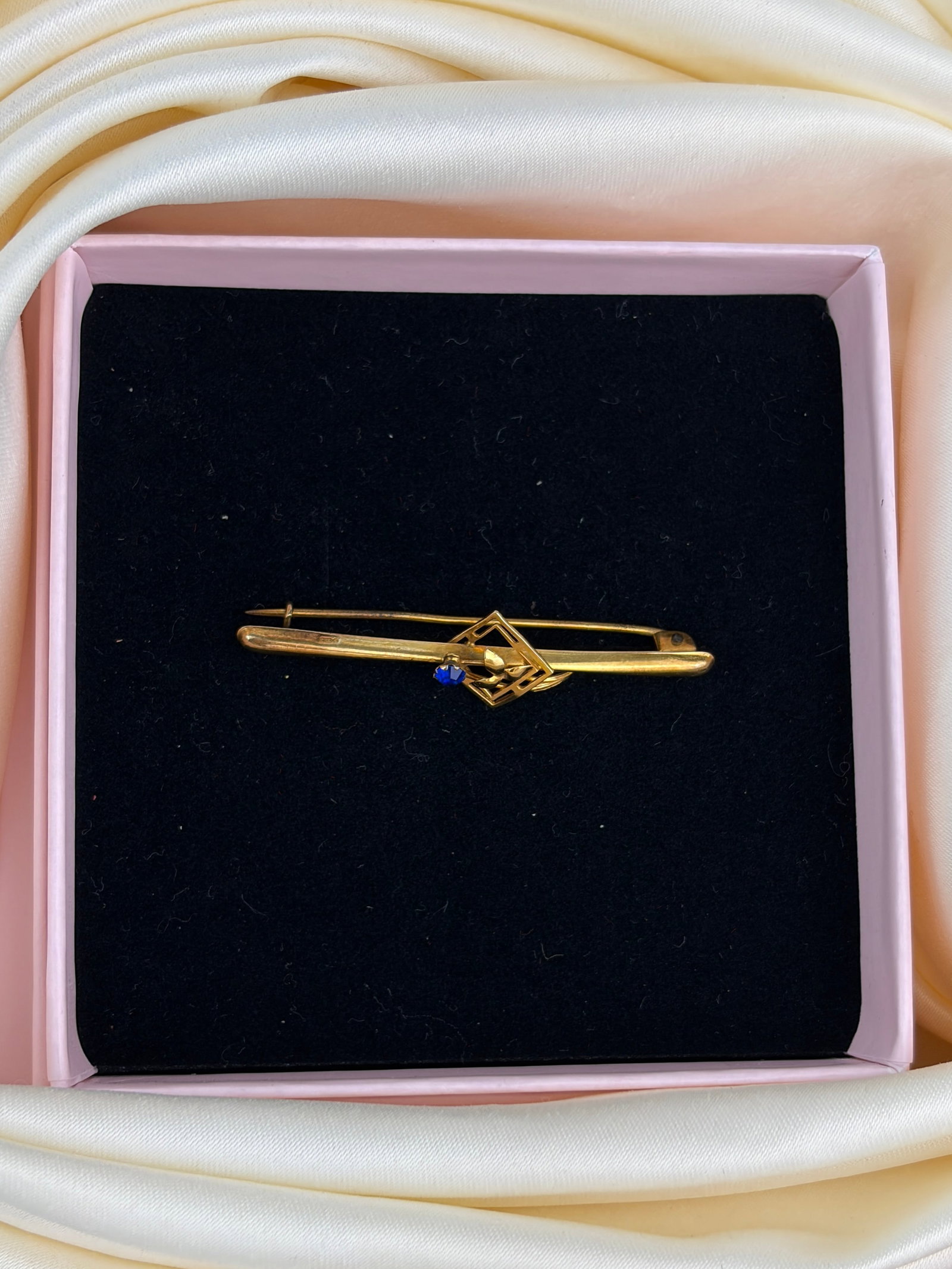 antique 9ct gold bar brooch - 5