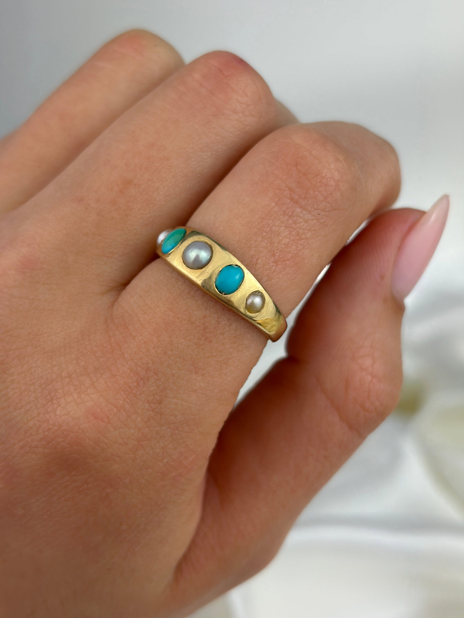 ANTIQUE 15CT YELLOW GOLD TURQUOISE AND PEARL 5 STONE RING - 8