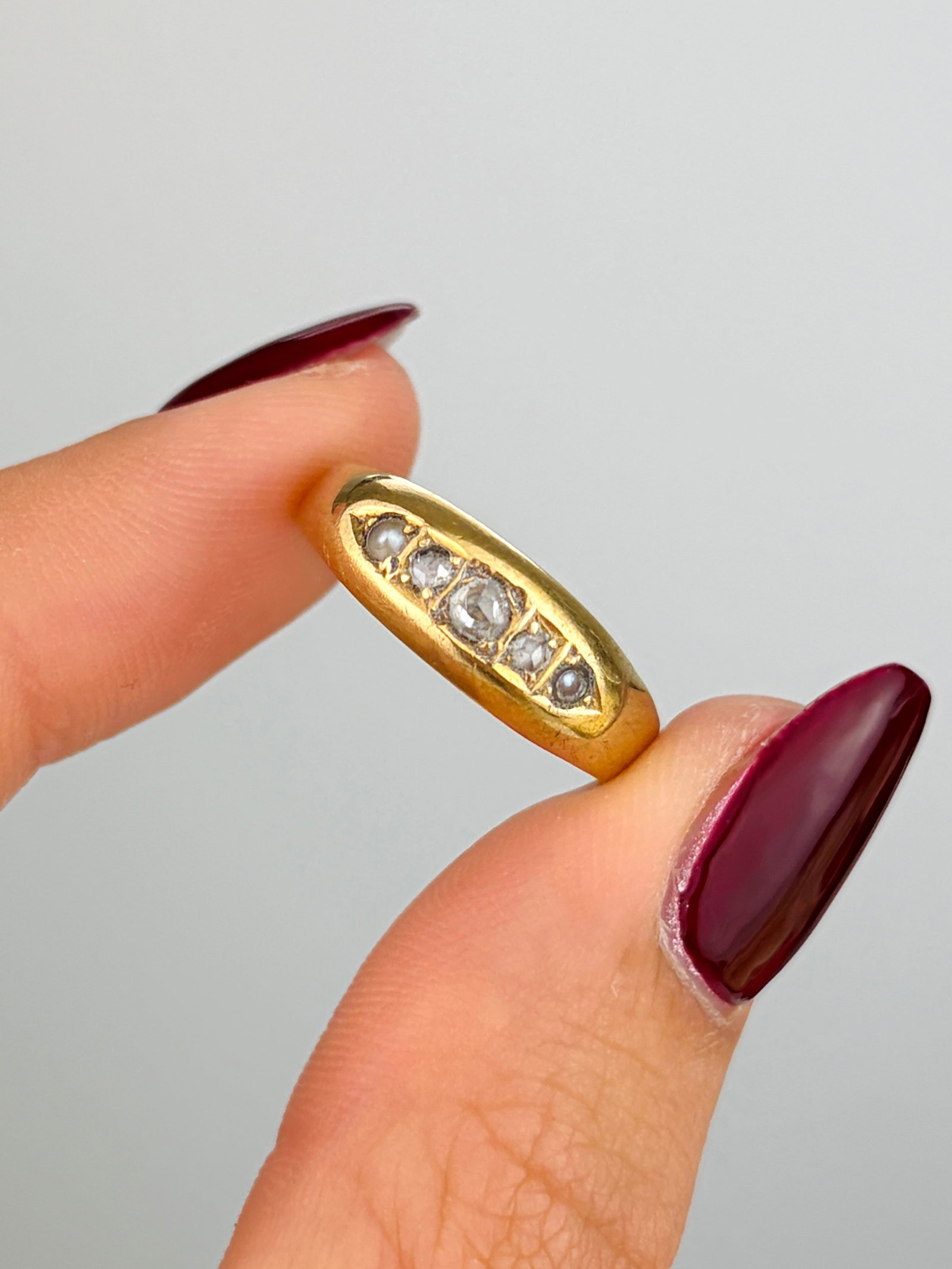 Victorian C.1894 Diamond and Pearl 5 Stone Ring in 18ct Yellow Gold - 6