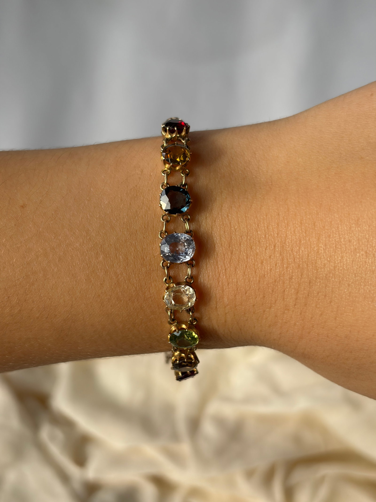 Antique Multigemstone Bracelet in 14ct Yellow Gold - 8
