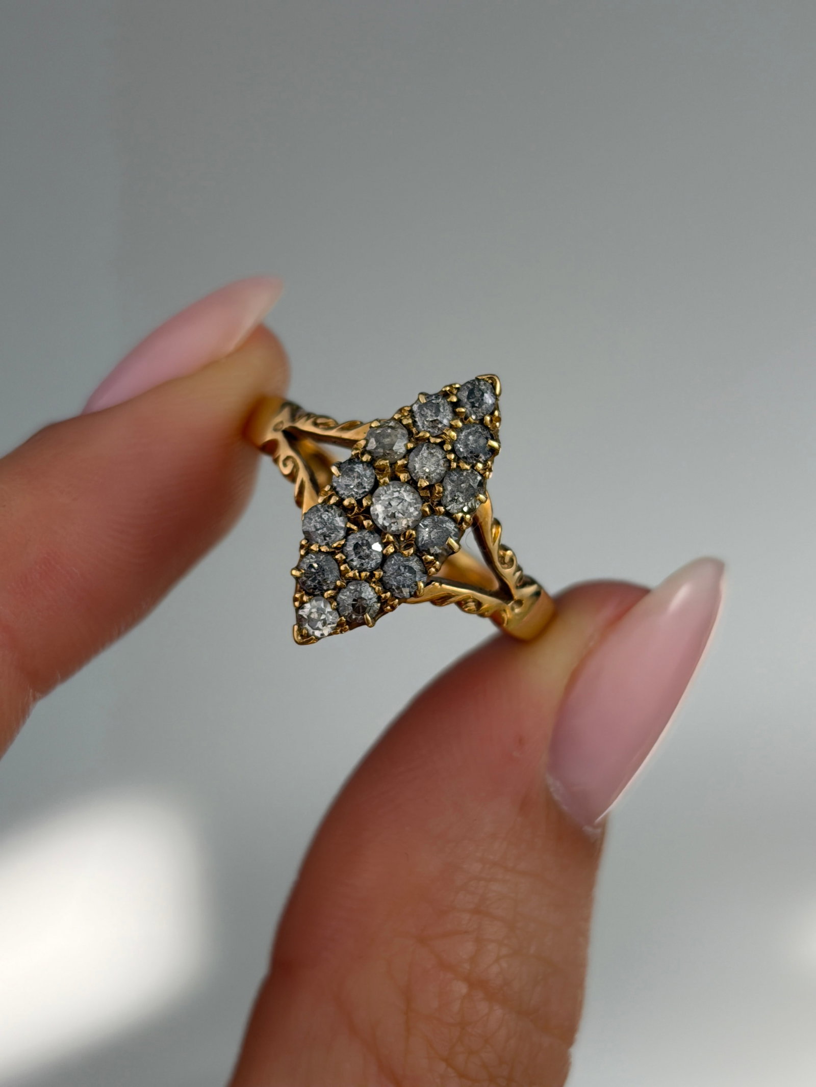 ANTIQUE C.1908 18CT YELLOW GOLD DIAMOND NAVETTE RING - 5