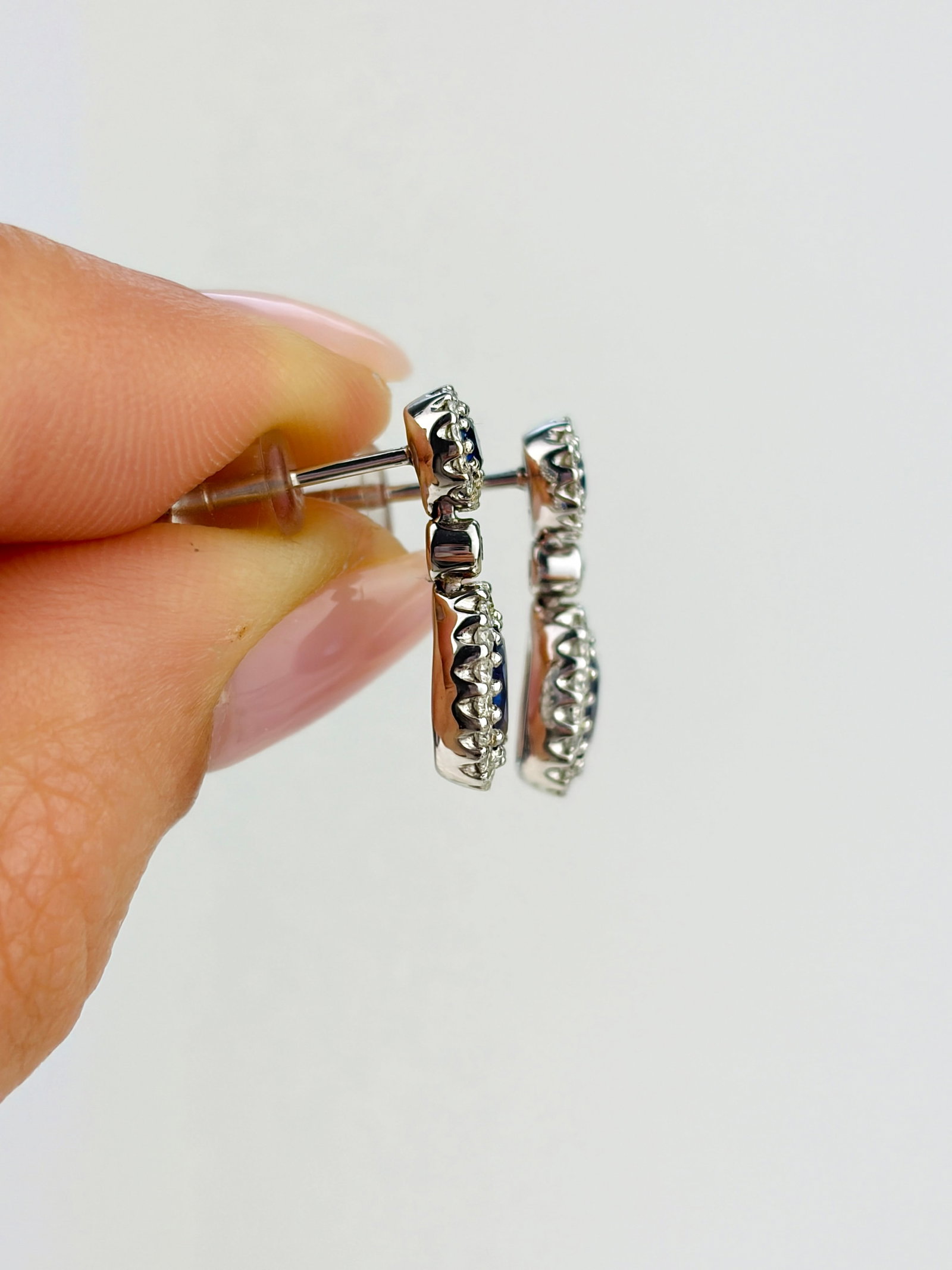 VINTAGE 18CT WHITE GOLD SAPPHIRE AND DIAMOND DROP EARRINGS - 2