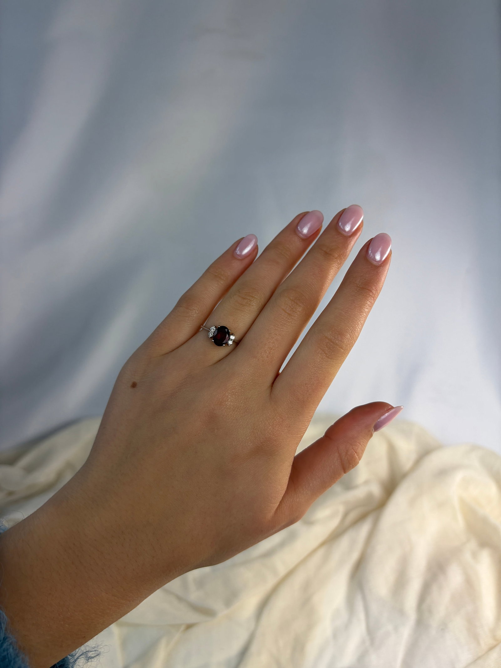 Sweet 14ct White Gold Garnet and Diamond Ring - 8