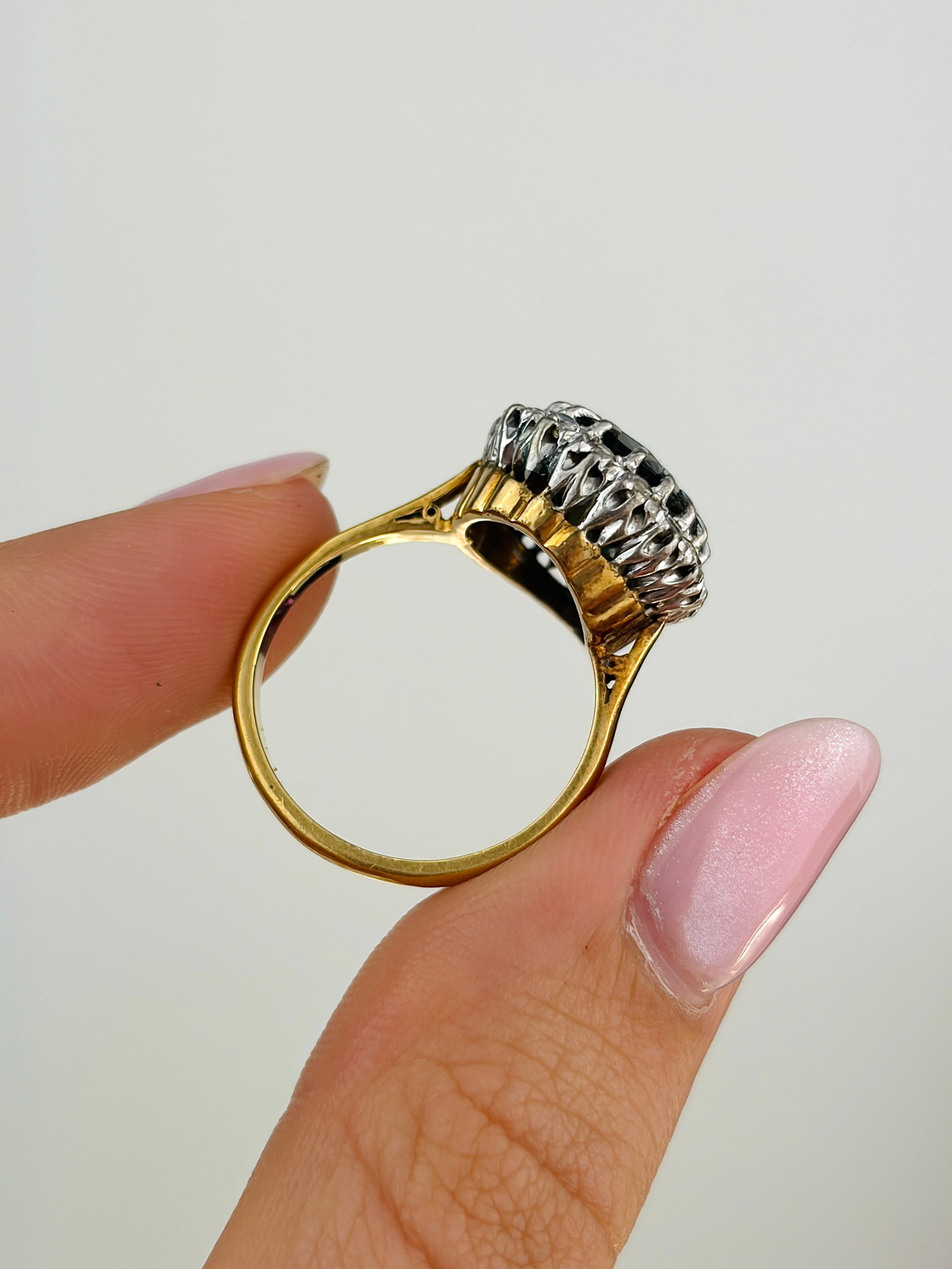 Vintage 18ct yellow gold green tourmaline and diamond cluster ring - 7