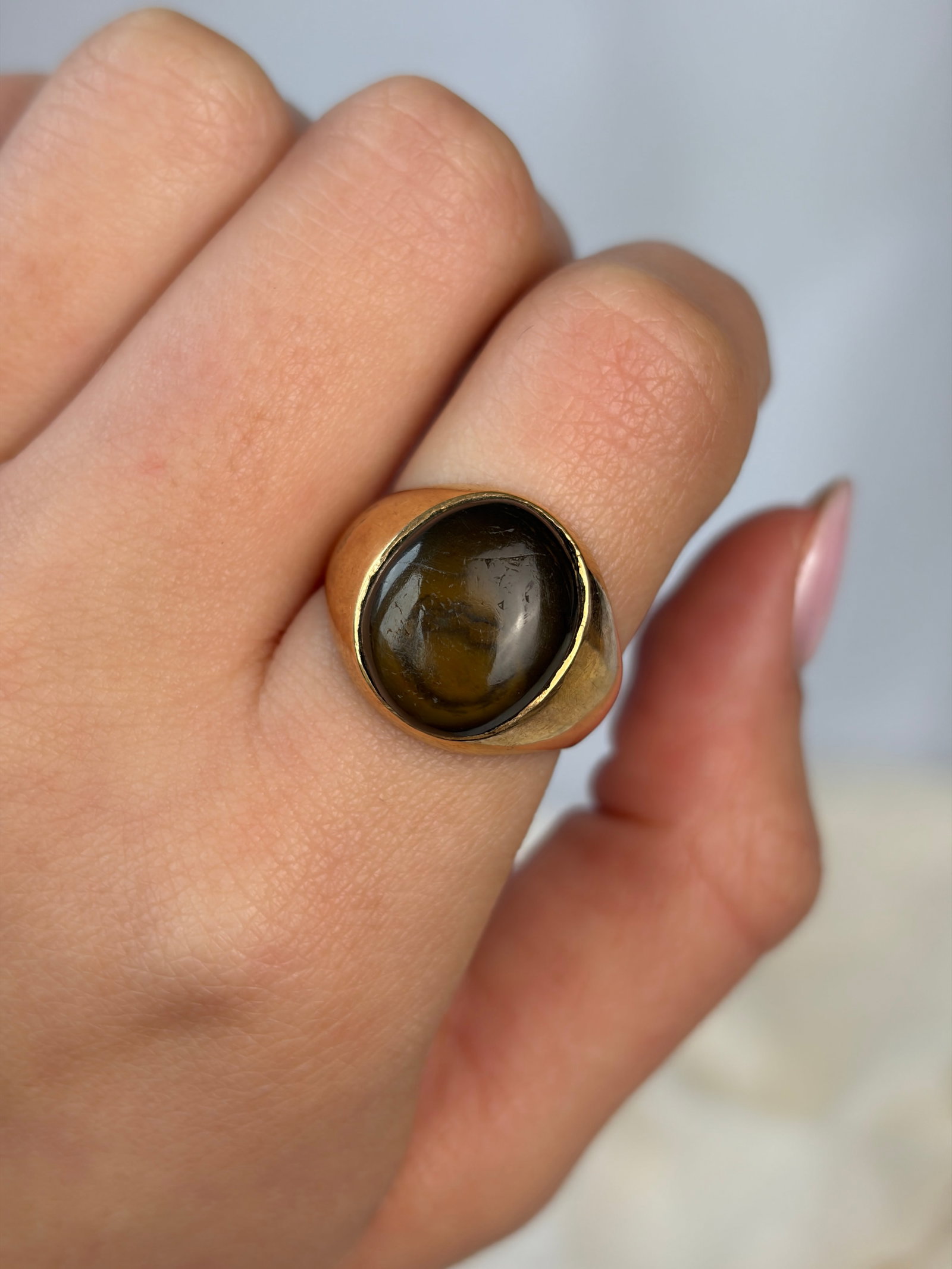 heavy 18ct yellow gold signet ring - 8