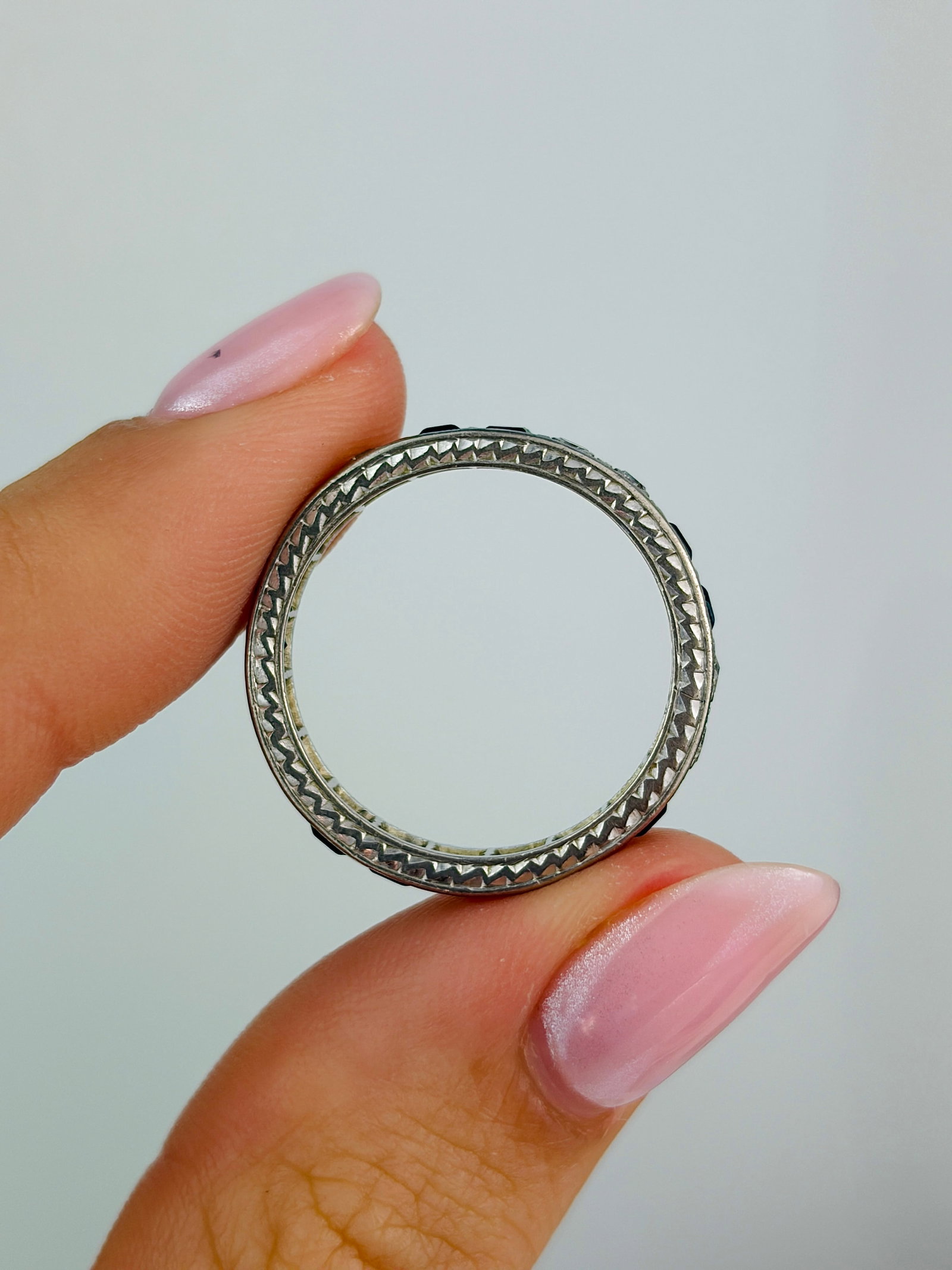 Antique platinum sapphire and diamond full eternity band ring with bevelled edging - 4