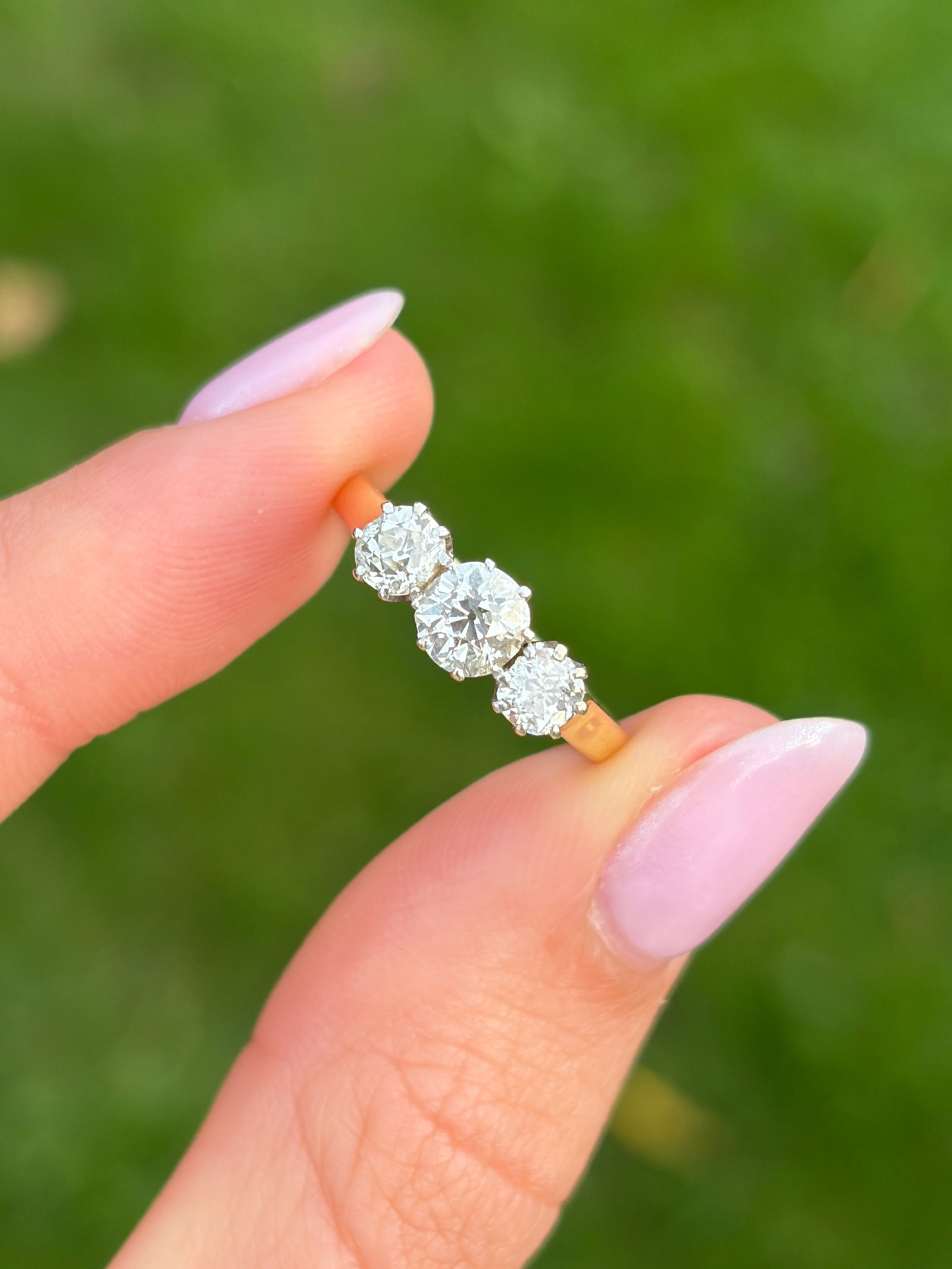 Edwardian 1.05ct Diamond and 18 Carat Gold Three Stone Ring - 10