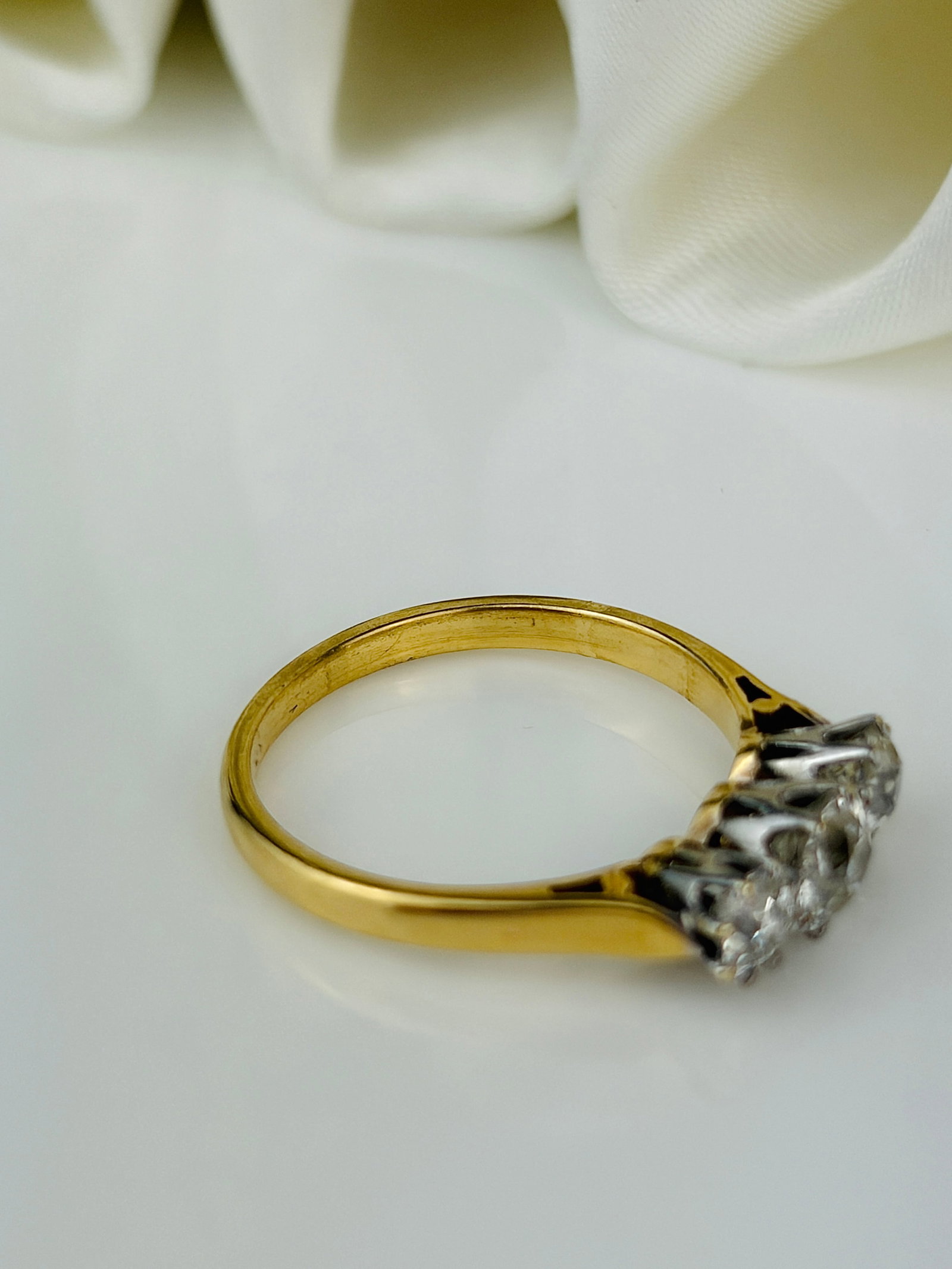 Edwardian 1.05ct Diamond and 18 Carat Gold Three Stone Ring - 4
