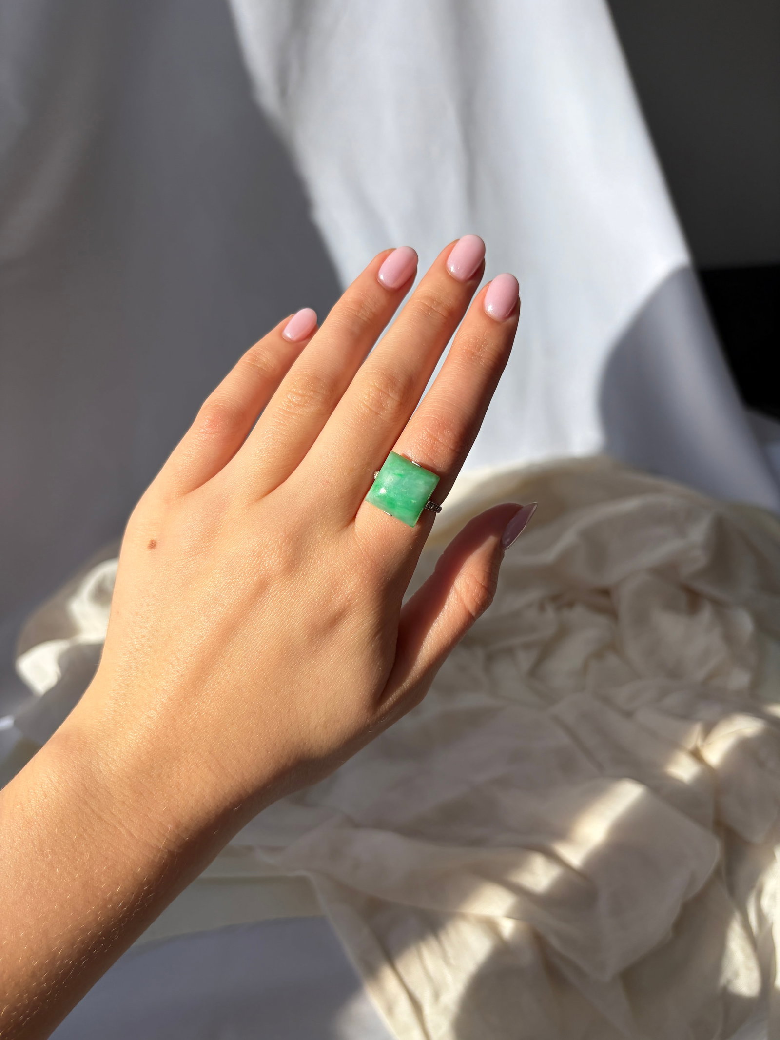 c.1920 Jade, Rose Cut Diamond and 18 Carat White Gold Ring - 8