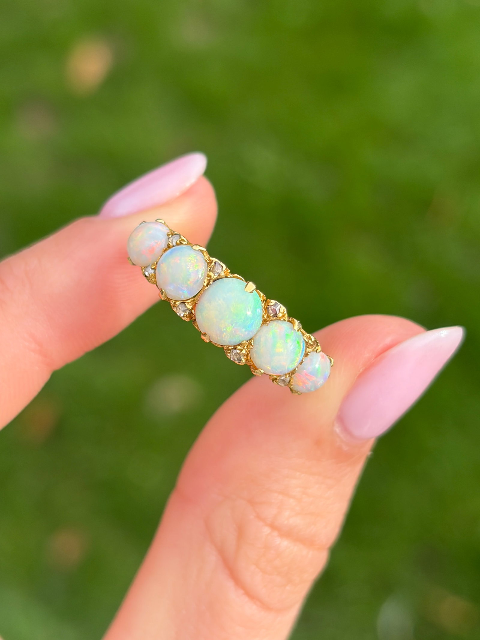 Vintage Opal and 18 Carat Gold Five-Stone Ring - 11