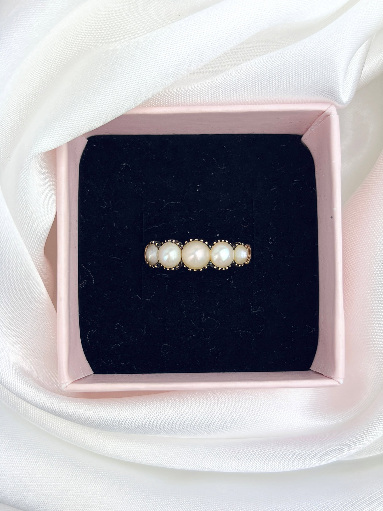 ANTIQUE GEORGIAN ERA 9CT GOLD PEARL 5 STONE RING - 9