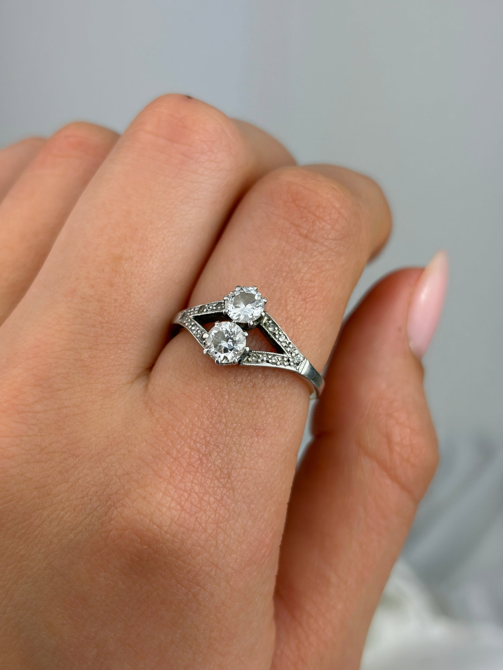 ANTIQUE ART DECO ERA 18CT GOLD AND PLATINUM DIAMOND MOI ET TOI RING - 8