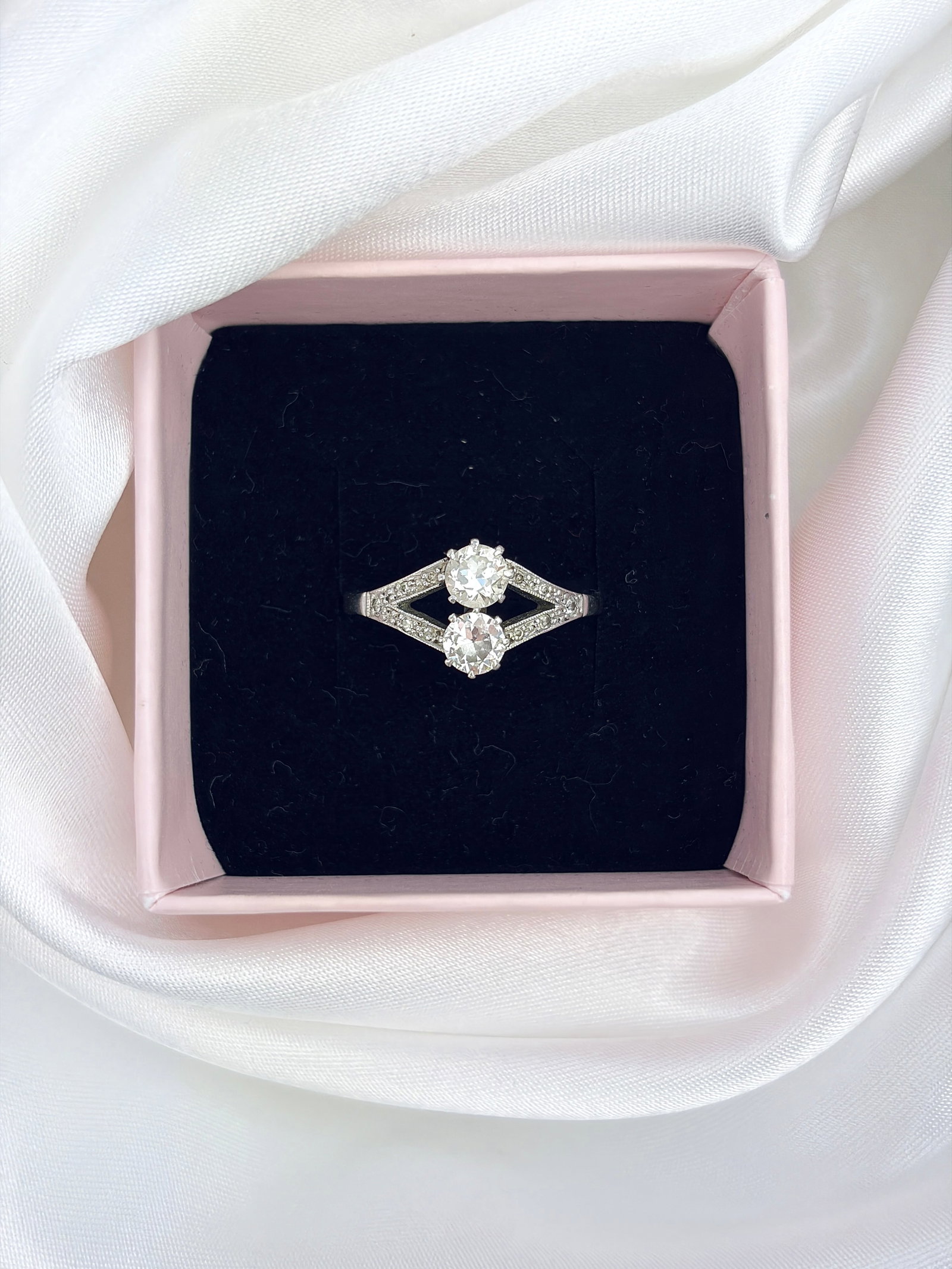 ANTIQUE ART DECO ERA 18CT GOLD AND PLATINUM DIAMOND MOI ET TOI RING - 9